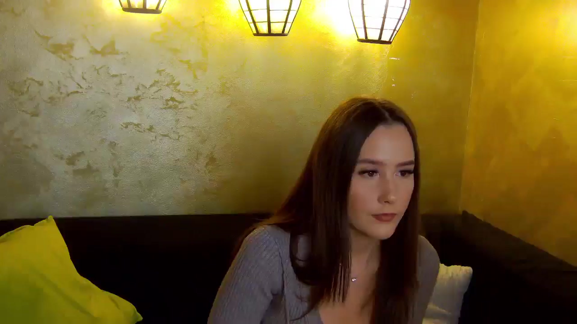 Gallery image thumbnail from Radiance's myfreecams stream on, 12/18/2025, 19:36 image 17 of 20