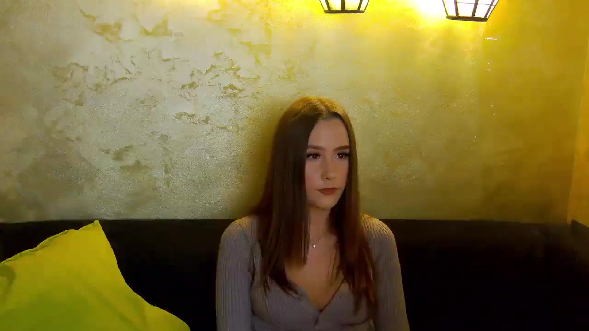 Gallery image thumbnail from Radiance's myfreecams stream on, 12/18/2025, 19:36 image 19 of 20