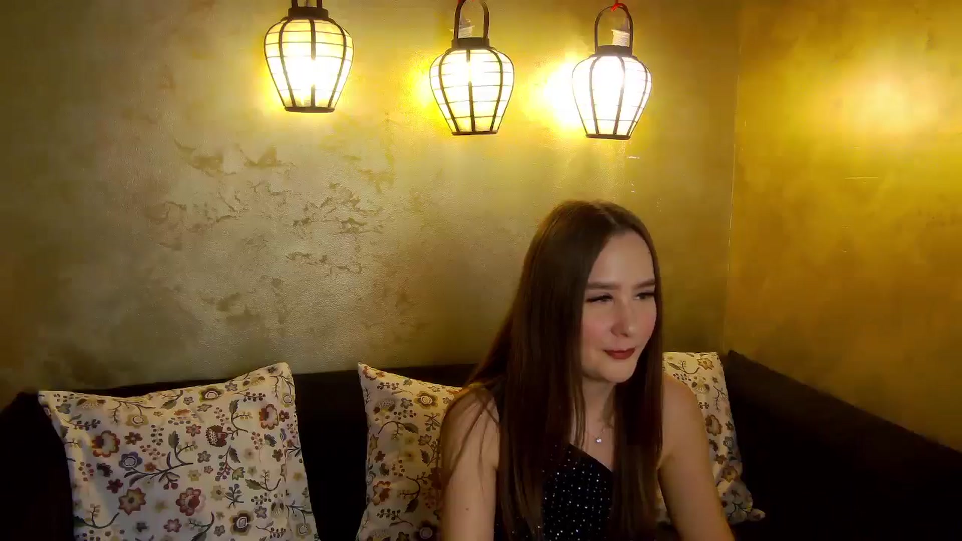 Gallery image thumbnail from Radiance's myfreecams stream on, 12/29/2025, 15:58 image 4 of 20