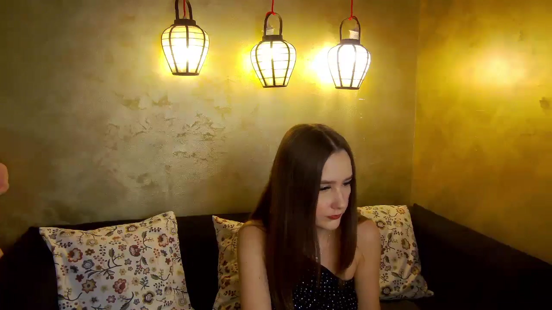 Gallery image thumbnail from Radiance's myfreecams stream on, 12/29/2025, 18:34 image 2 of 20