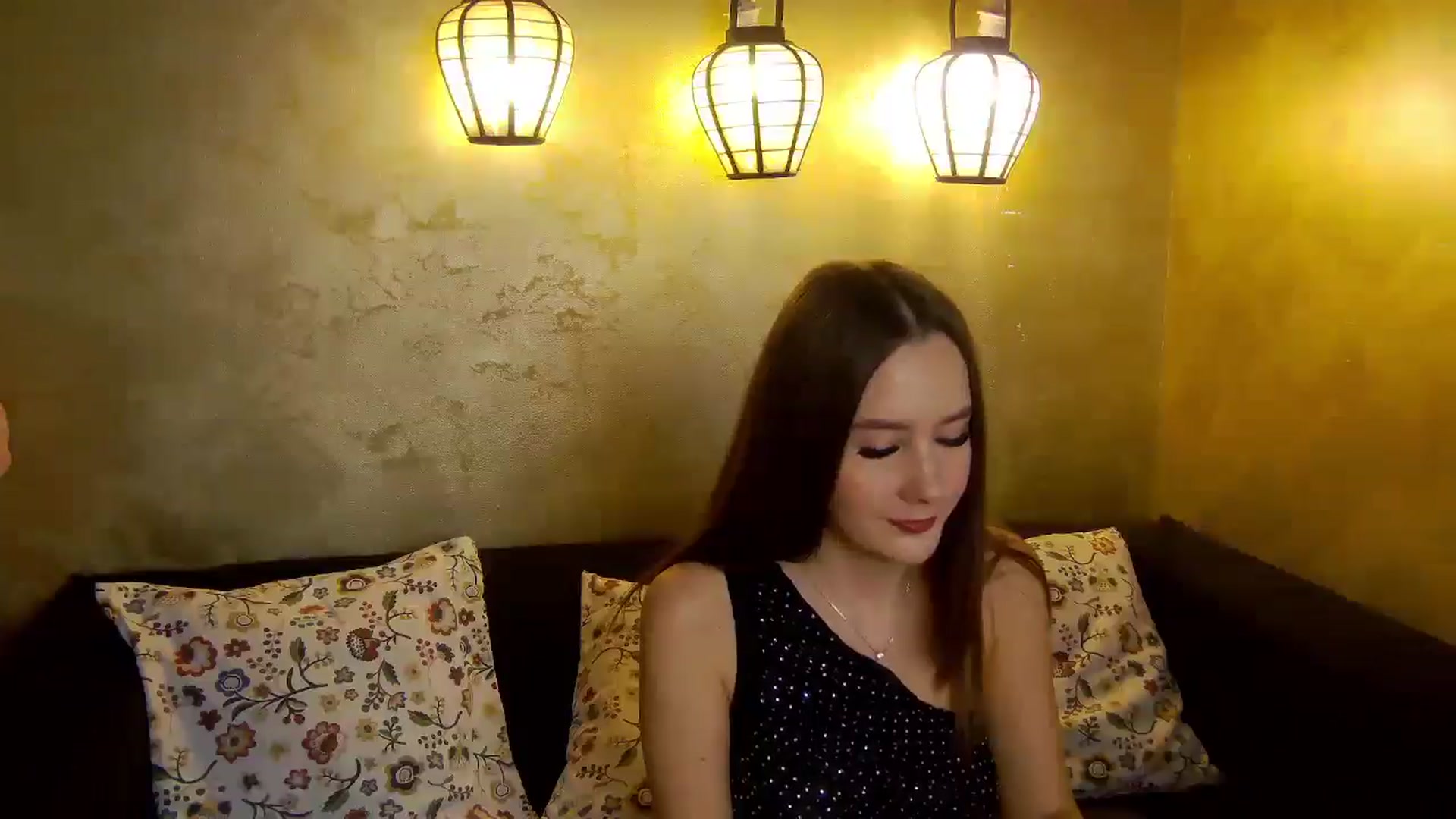 Gallery image thumbnail from Radiance's myfreecams stream on, 12/29/2025, 20:11 image 9 of 20