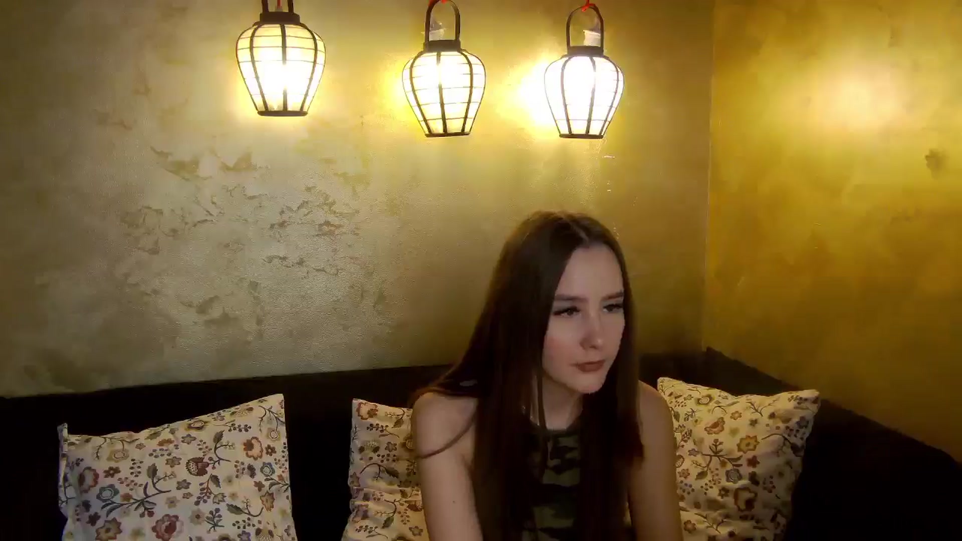Gallery image thumbnail from Radiance's myfreecams stream on, 01/05/2026, 19:23 image 10 of 20