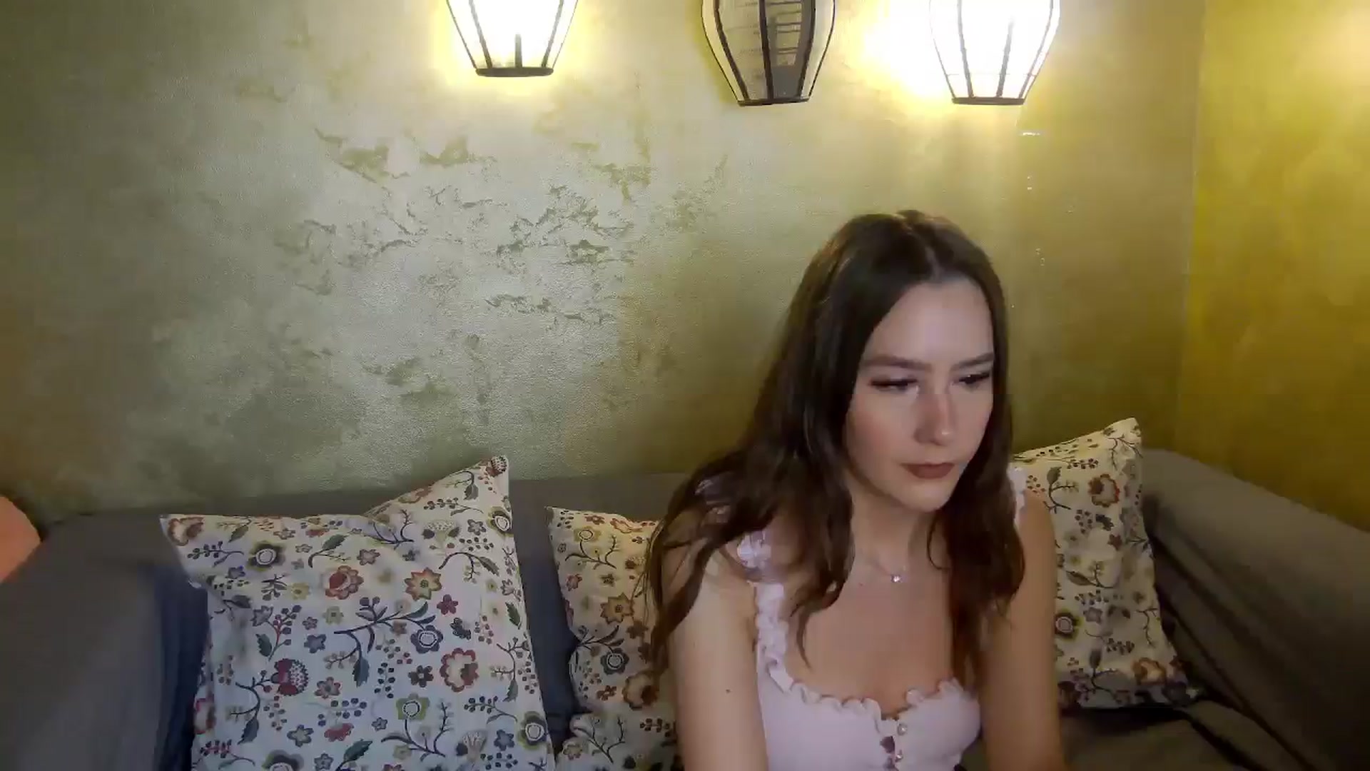 Gallery image thumbnail from Radiance's myfreecams stream on, 01/16/2026, 14:51 image 15 of 20