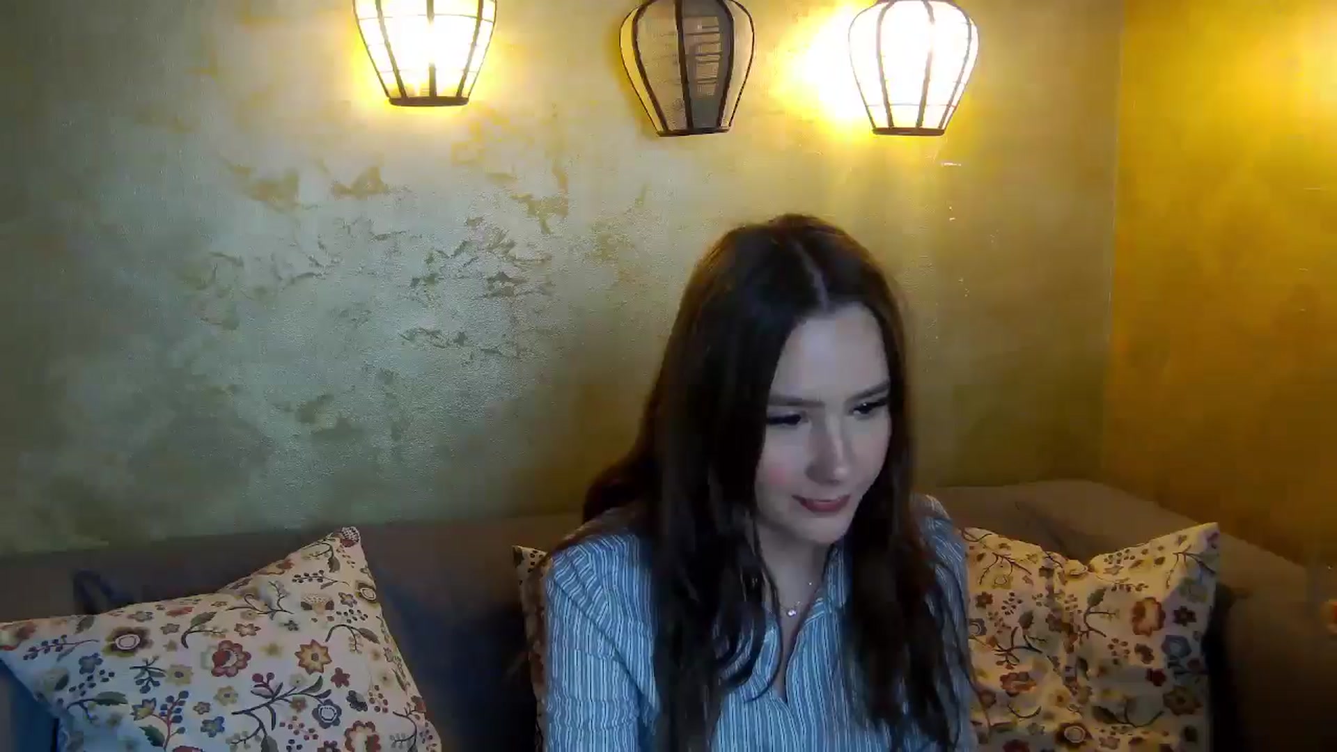 Gallery image thumbnail from Radiance's myfreecams stream on, 01/17/2026, 18:22 image 4 of 20