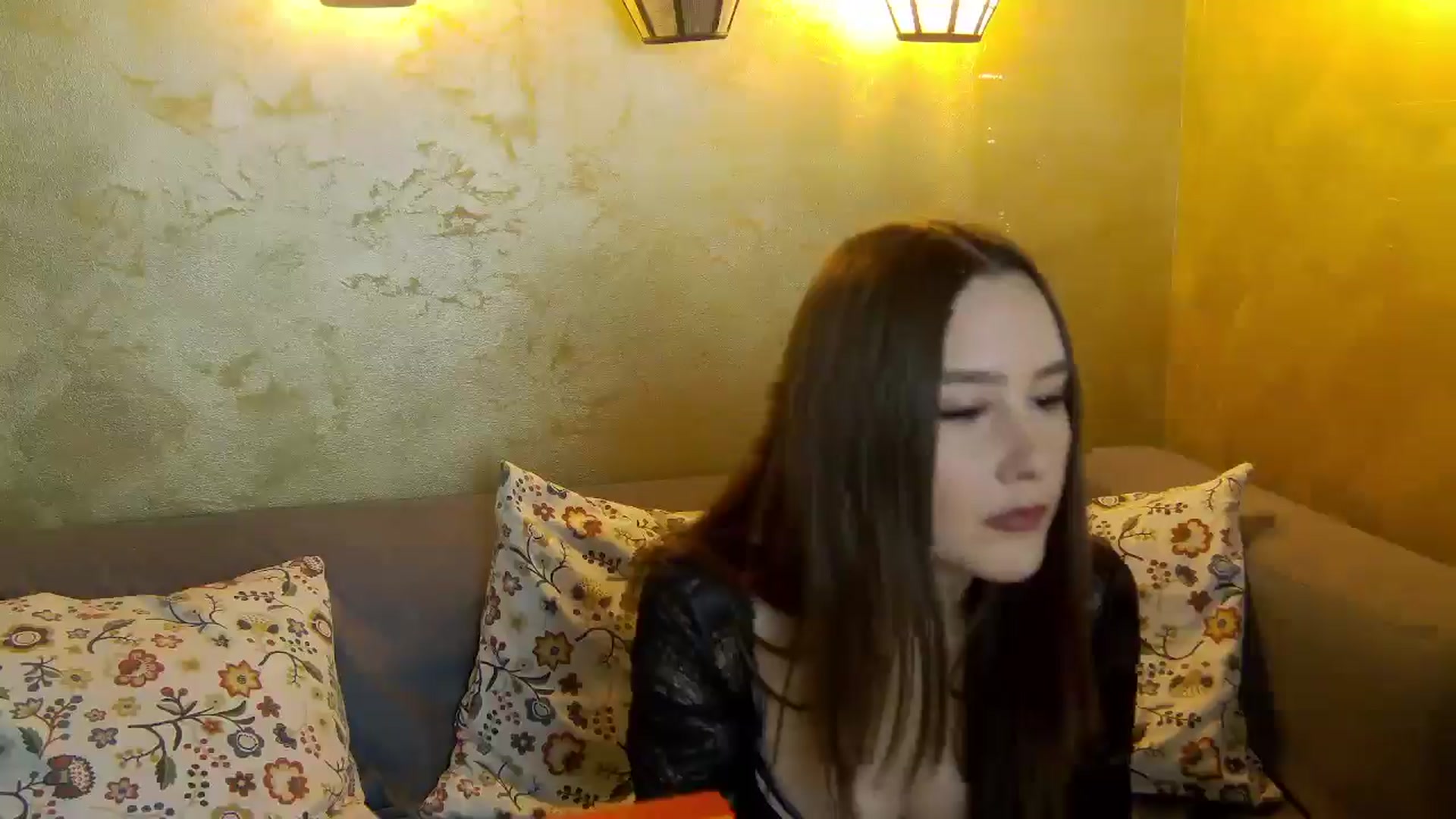 Gallery image thumbnail from Radiance's myfreecams stream on, 01/18/2026, 20:08 image 17 of 20