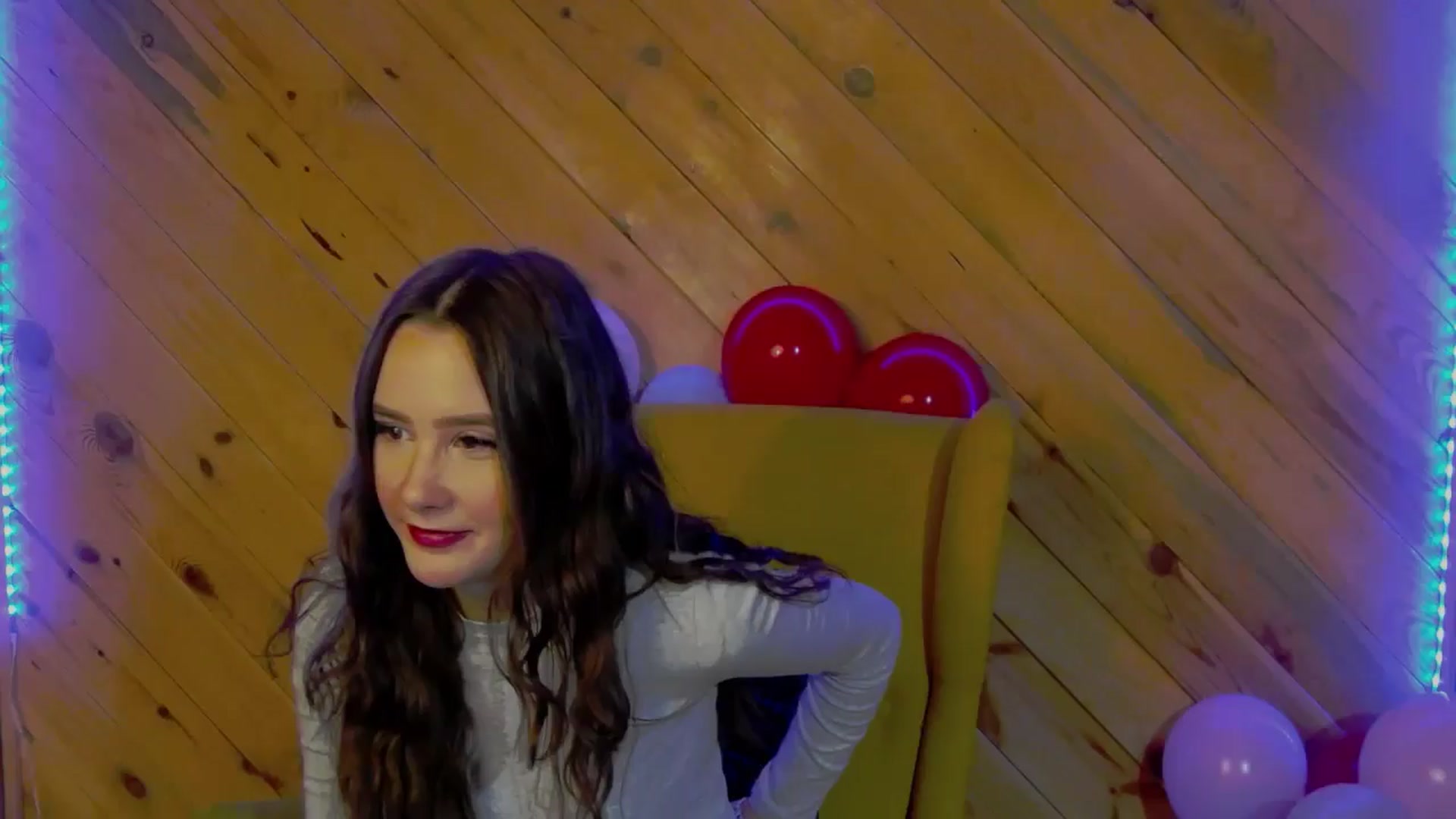 Gallery image thumbnail from Radiance's myfreecams stream on, 01/29/2026, 16:10 image 8 of 20