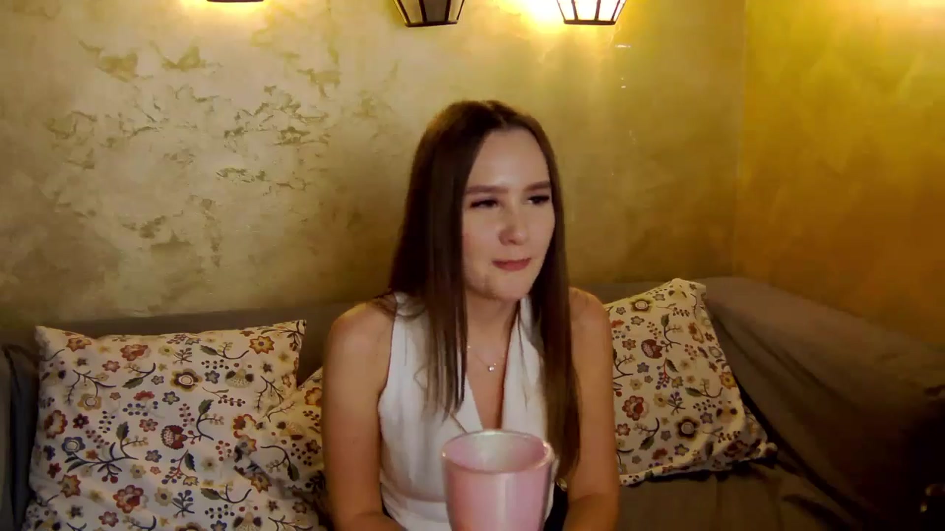Gallery image thumbnail from Radiance's myfreecams stream on, 01/31/2026, 22:46 image 18 of 20