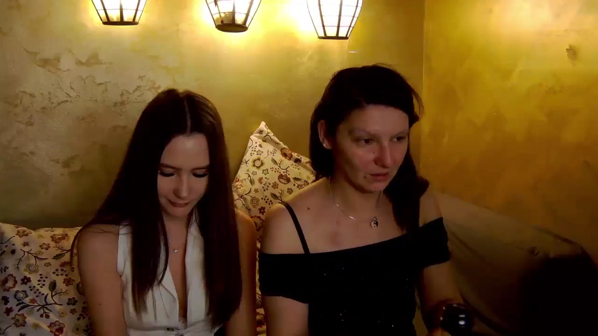 Gallery image thumbnail from Radiance's myfreecams stream on, 02/01/2026, 24:50 image 6 of 20