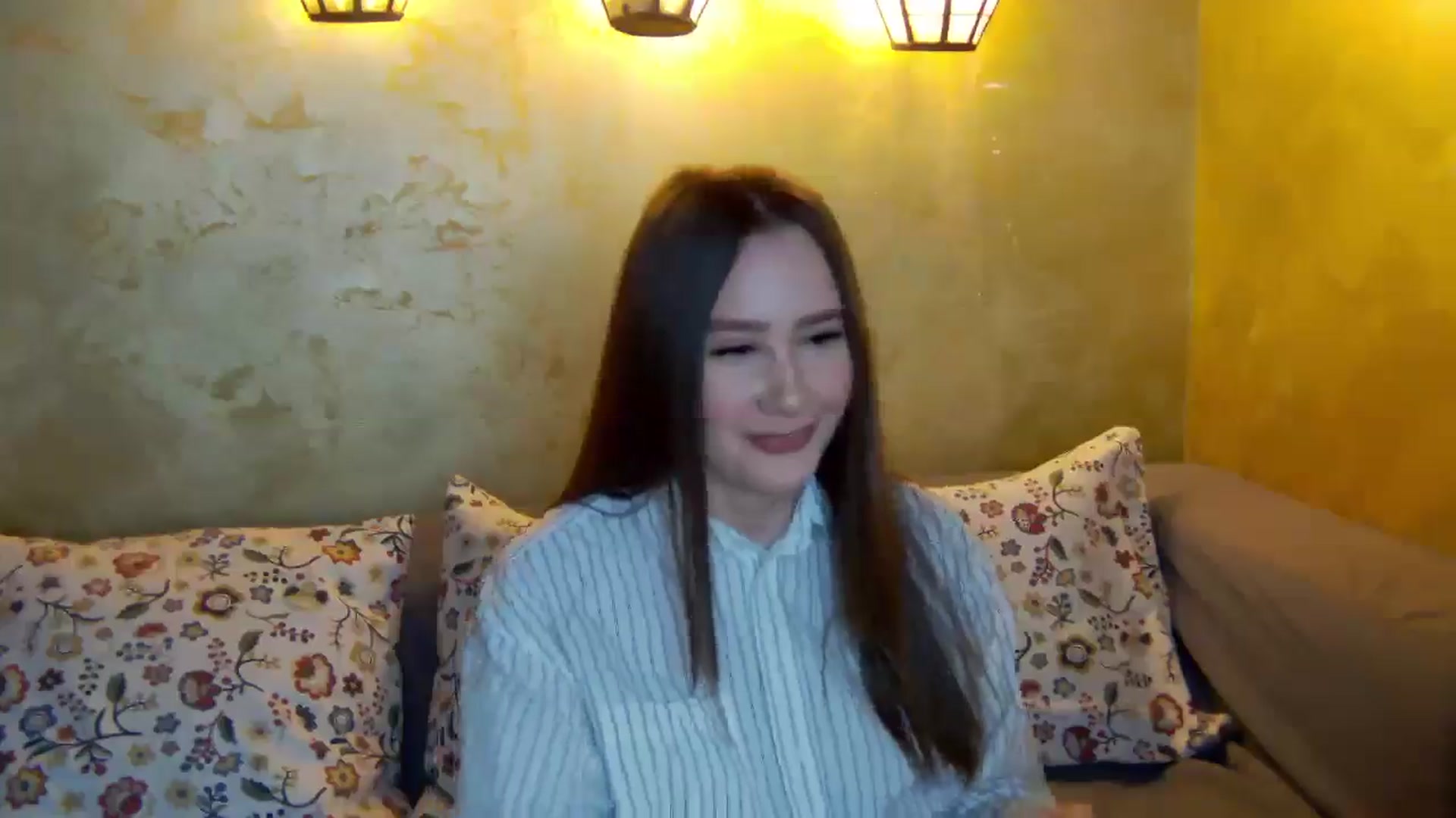 Gallery image thumbnail from Radiance's myfreecams stream on, 02/03/2026, 16:17 image 3 of 20