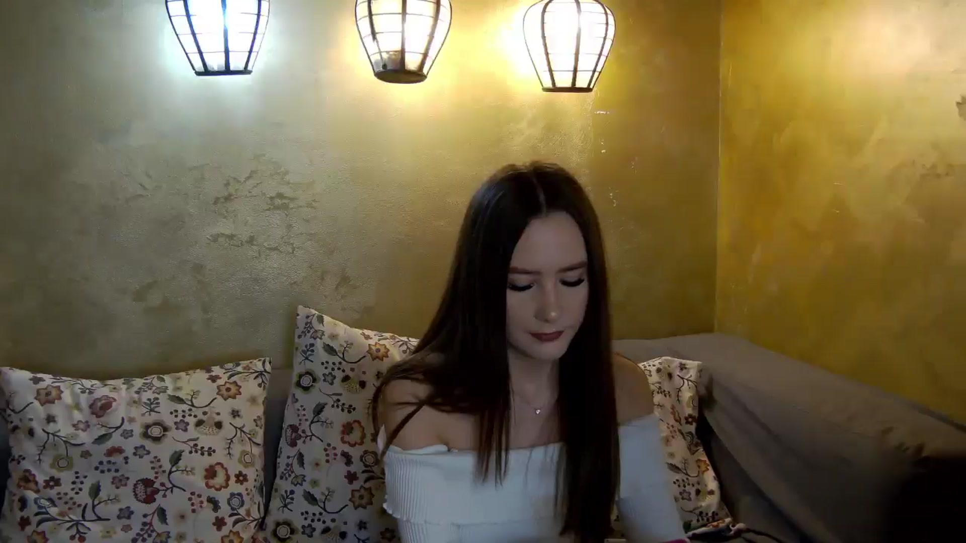 Gallery image thumbnail from Radiance's myfreecams stream on, 02/05/2026, 19:08 image 7 of 20