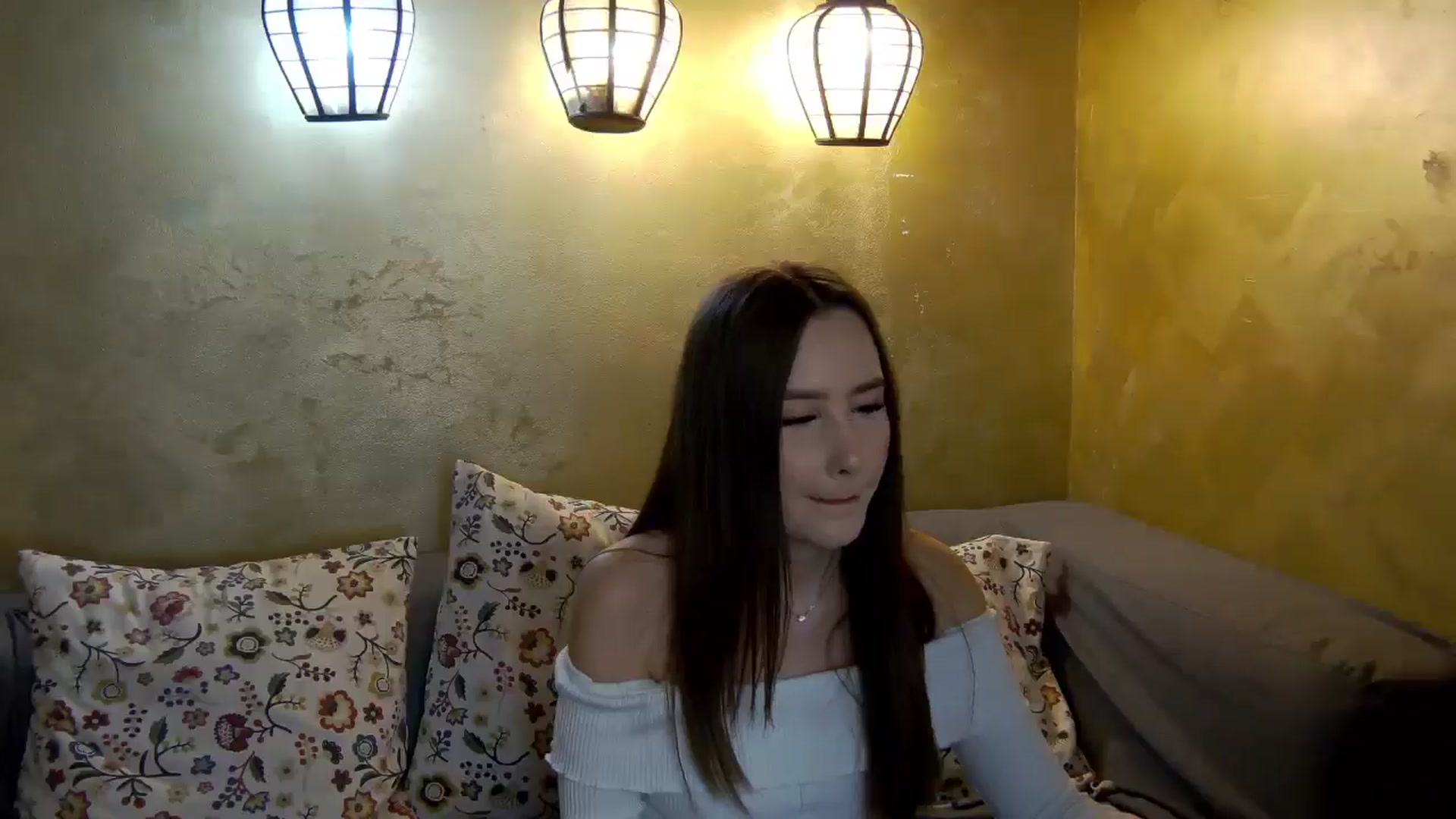 Gallery image thumbnail from Radiance's myfreecams stream on, 02/05/2026, 19:08 image 18 of 20