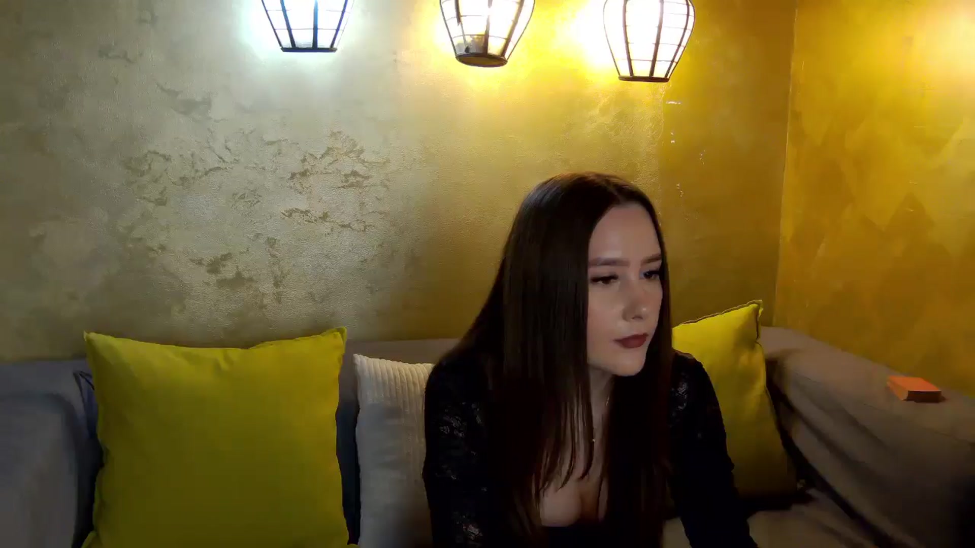 Gallery image thumbnail from Radiance's myfreecams stream on, 02/12/2026, 14:22 image 12 of 20