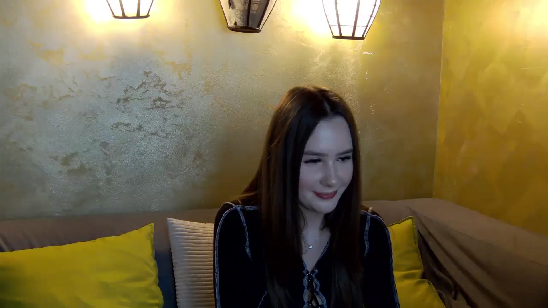 Gallery image thumbnail from Radiance's myfreecams stream on, 03/08/2026, 19:36 image 18 of 20