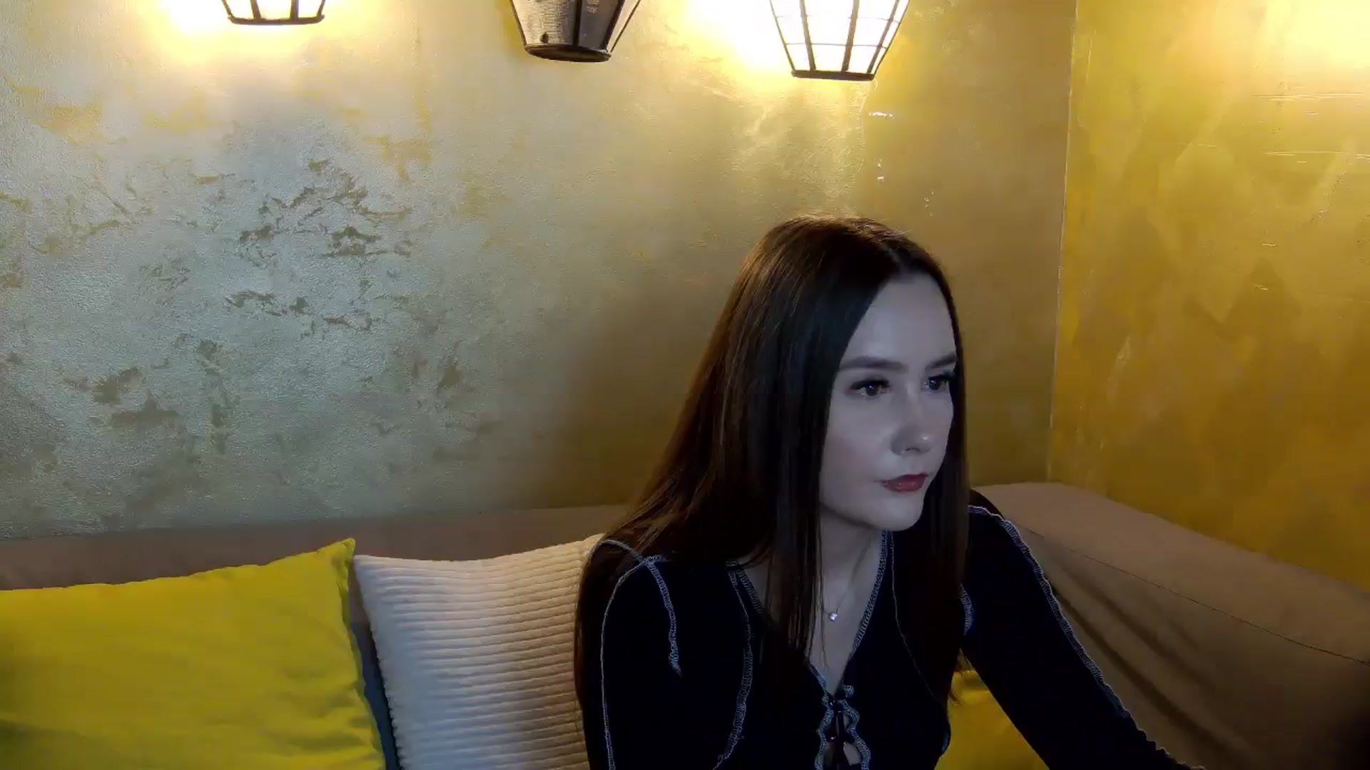 Gallery image thumbnail from Radiance's myfreecams stream on, 03/08/2026, 19:36 image 1 of 20