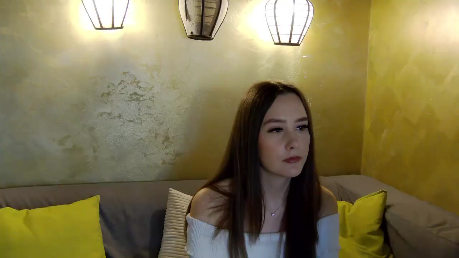 Gallery image thumbnail from Radiance's myfreecams stream on, 03/15/2026, 18:35 image 17 of 20