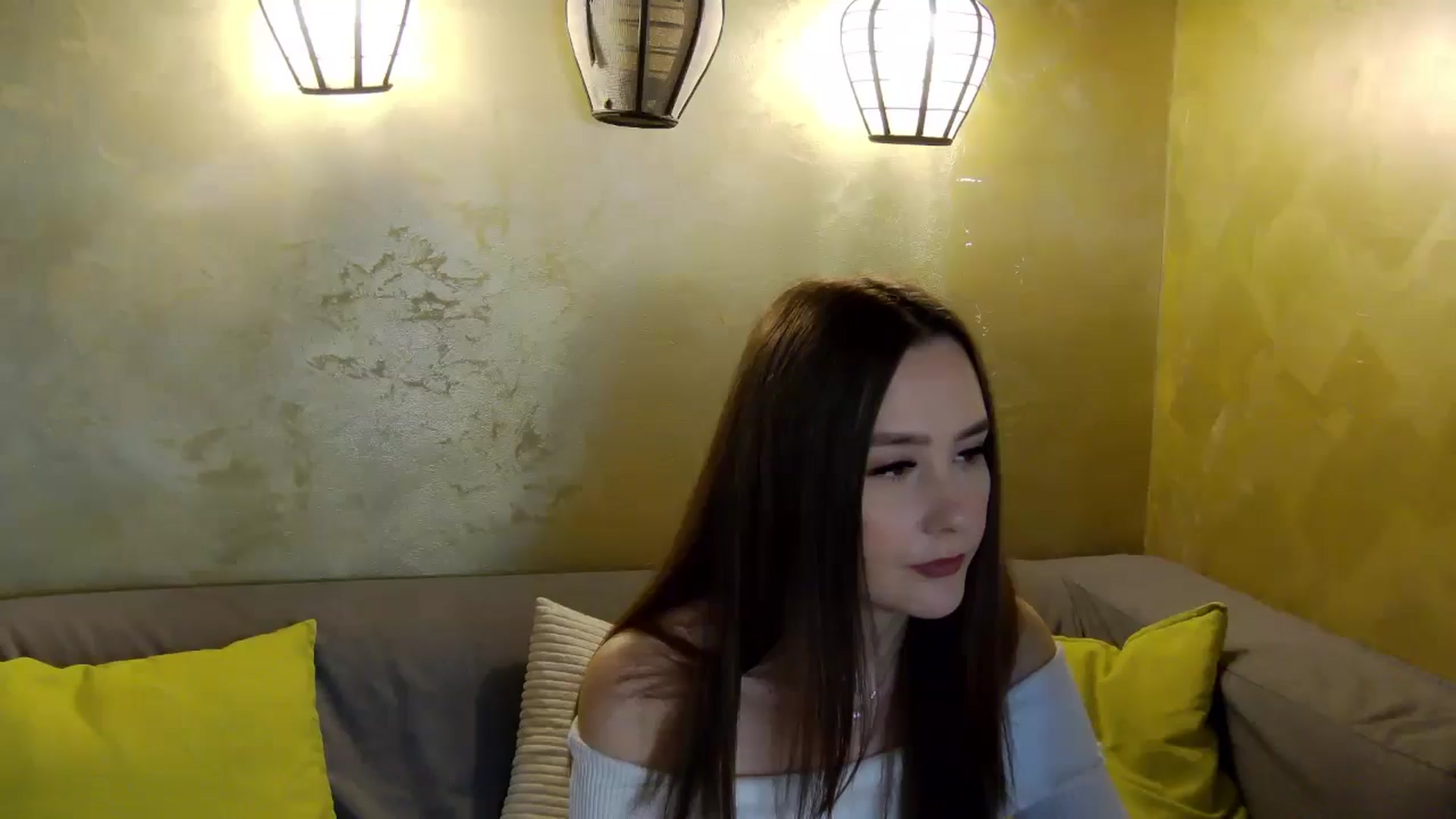 Gallery image thumbnail from Radiance's myfreecams stream on, 03/15/2026, 18:35 image 16 of 20