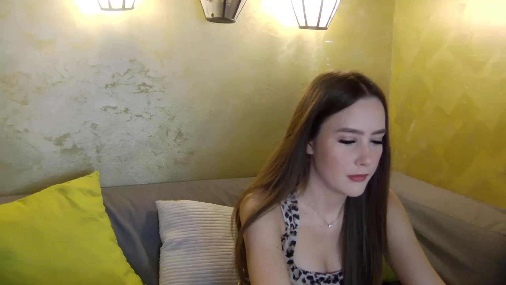 Gallery image thumbnail from Radiance's myfreecams stream on, 03/22/2026, 14:36 image 1 of 20