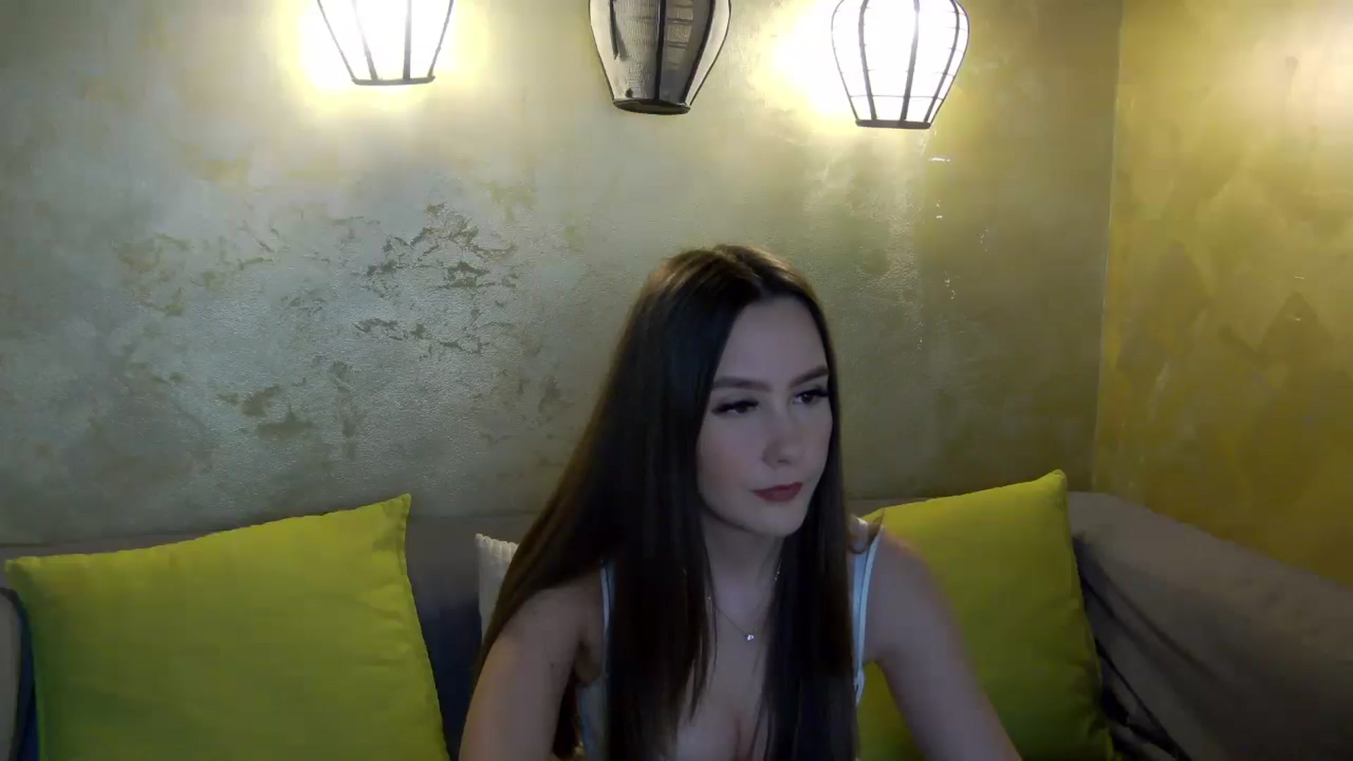 Gallery image thumbnail from Radiance's myfreecams stream on, 03/27/2026, 18:34 image 3 of 20