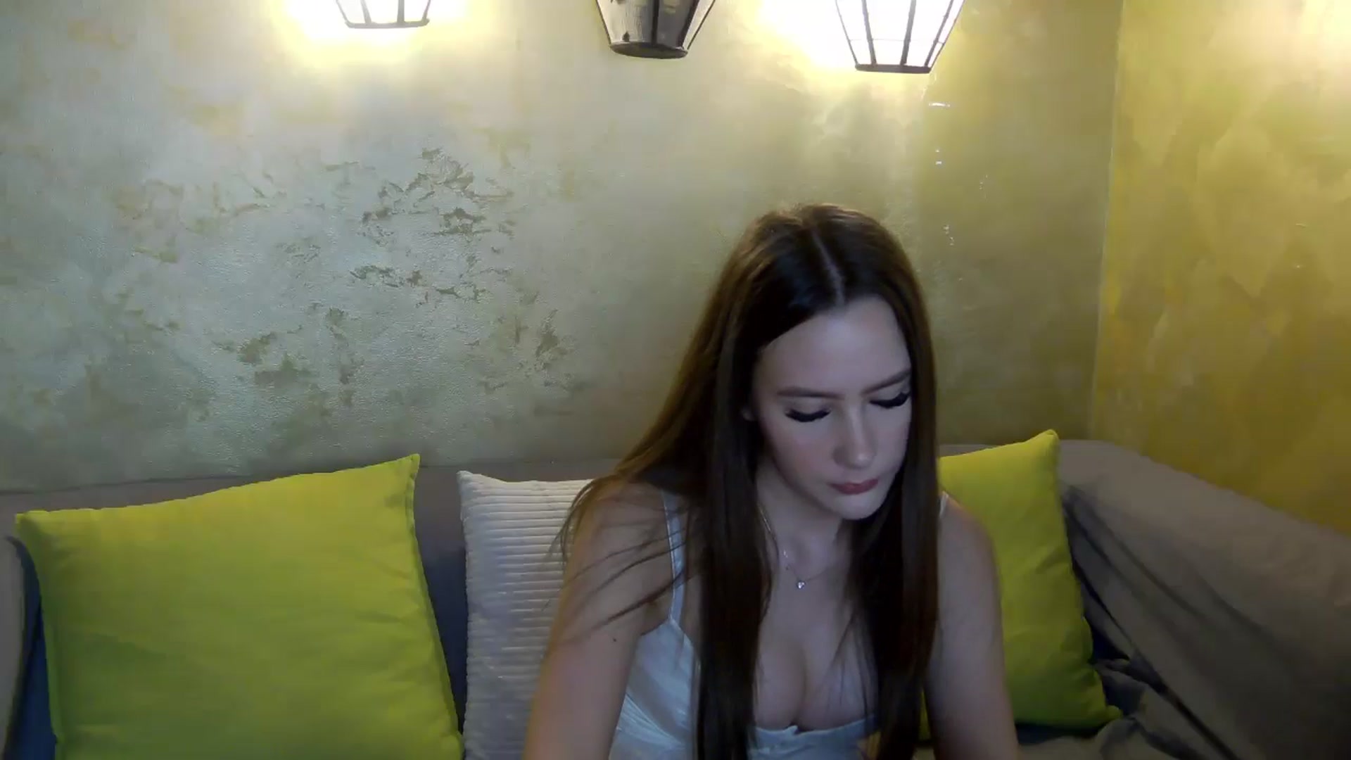 Gallery image thumbnail from Radiance's myfreecams stream on, 03/27/2026, 20:39 image 15 of 20