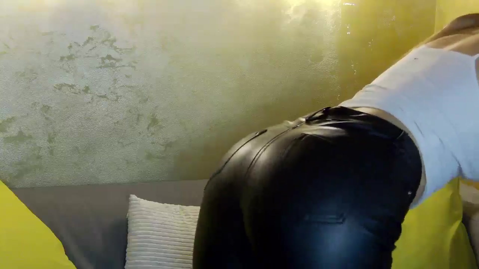 Gallery image thumbnail from Radiance's myfreecams stream on, 03/29/2026, 18:31 image 7 of 20