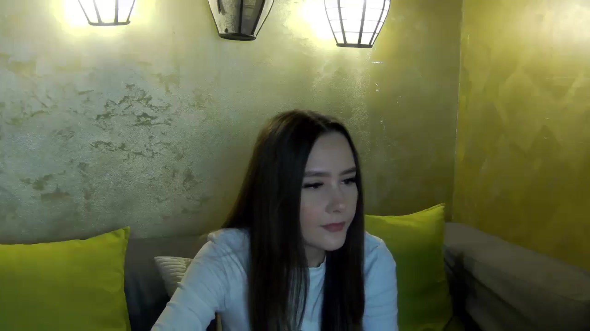 Gallery image thumbnail from Radiance's myfreecams stream on, 04/01/2026, 13:11 image 16 of 20