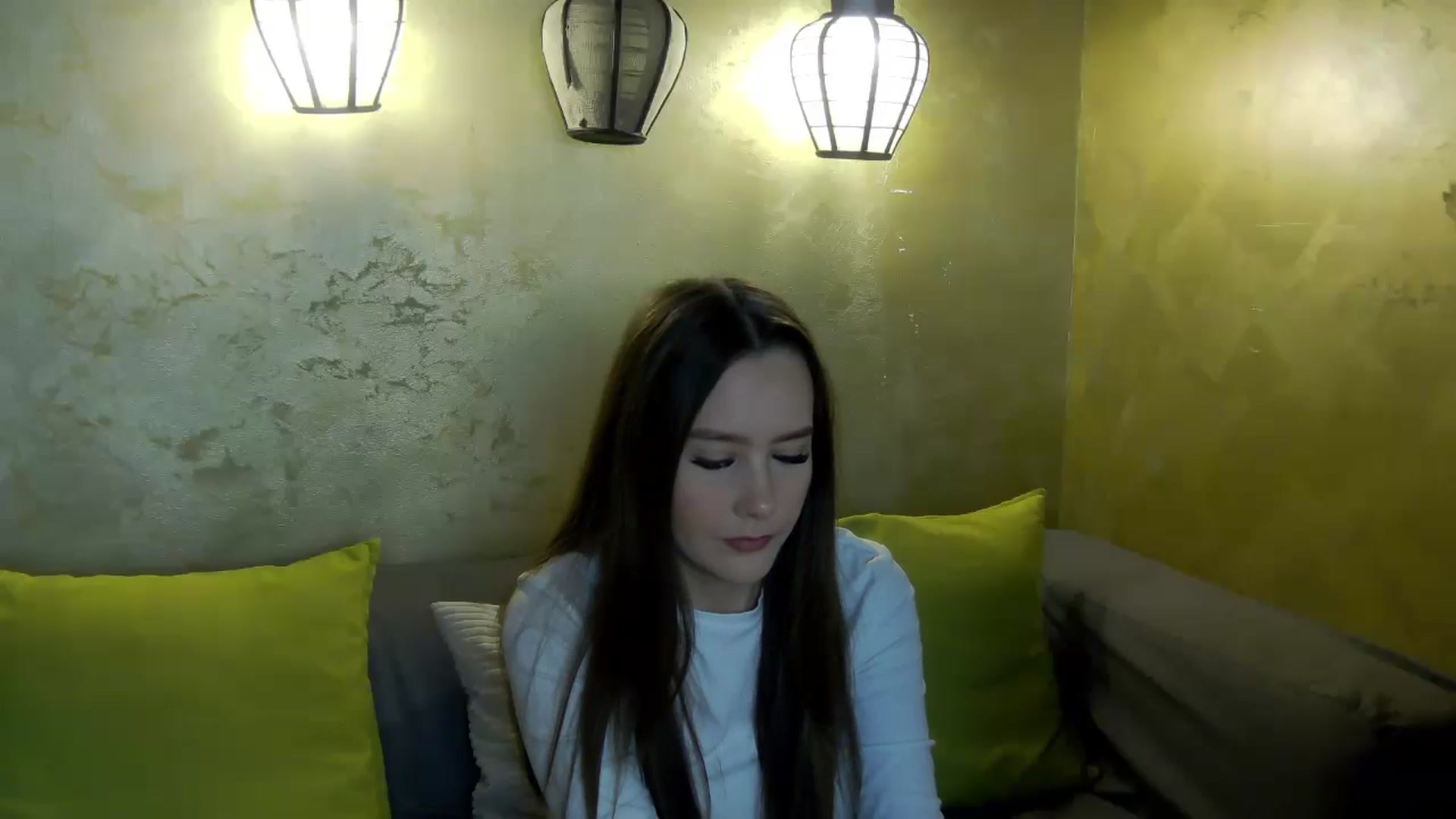 Gallery image thumbnail from Radiance's myfreecams stream on, 04/01/2026, 13:11 image 3 of 20