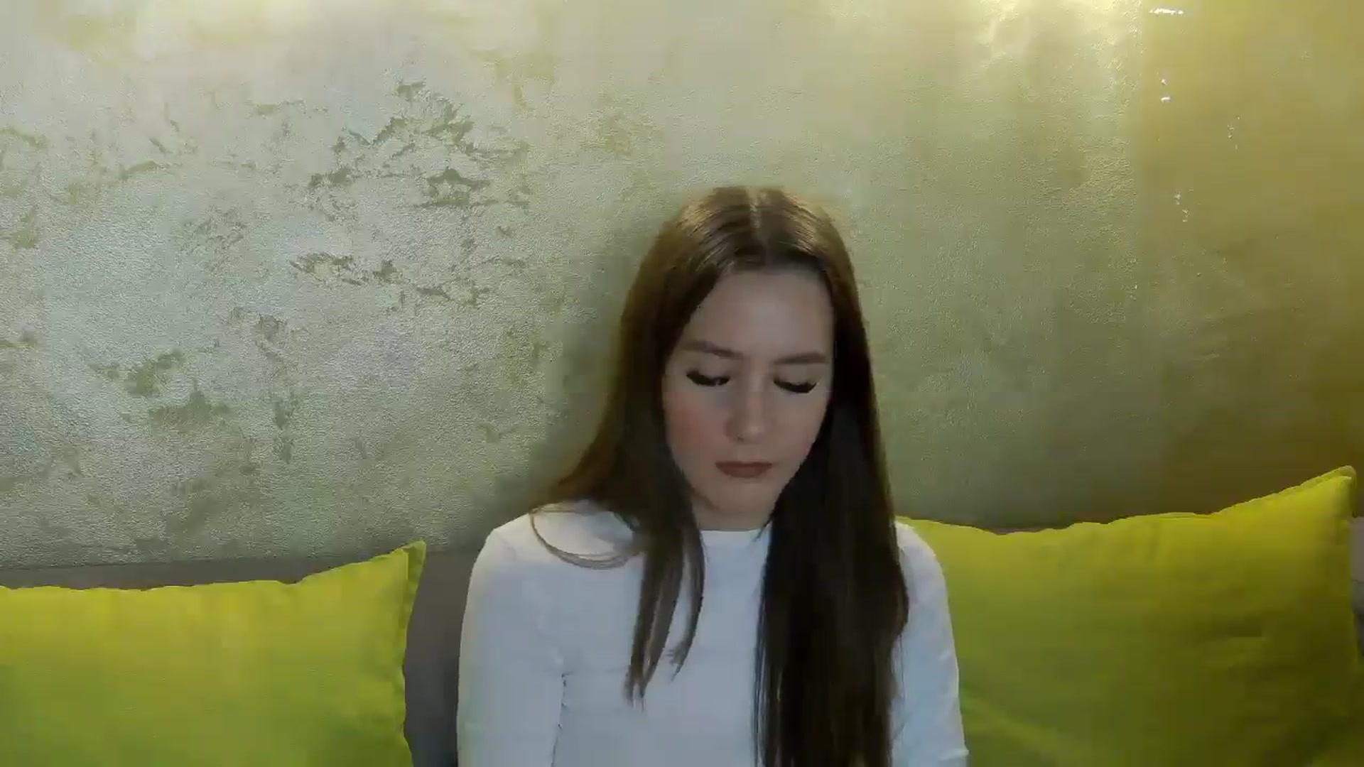 Gallery image thumbnail from Radiance's myfreecams stream on, 04/01/2026, 19:11 image 3 of 20
