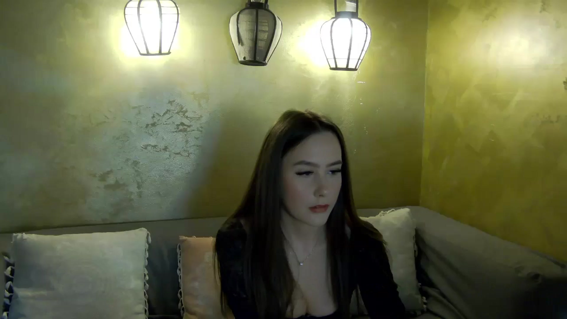 Gallery image thumbnail from Radiance's myfreecams stream on, 04/14/2026, 13:20 image 4 of 20