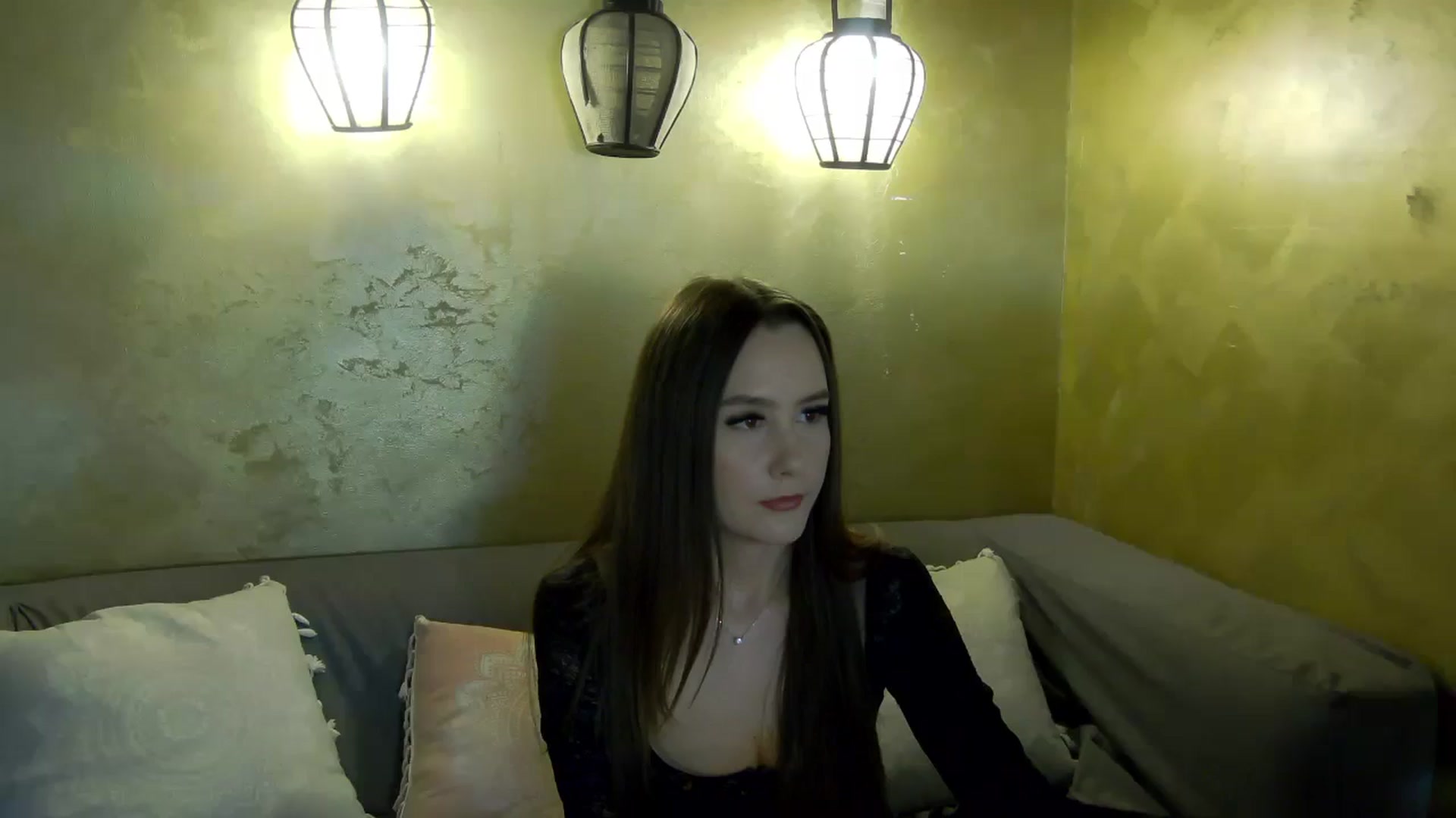Gallery image thumbnail from Radiance's myfreecams stream on, 04/14/2026, 19:18 image 2 of 20
