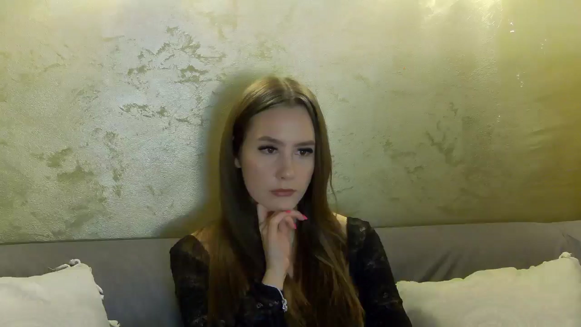 Gallery image thumbnail from Radiance's myfreecams stream on, 04/14/2026, 19:18 image 16 of 20