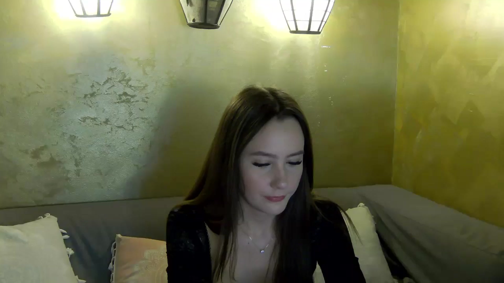 Gallery image thumbnail from Radiance's myfreecams stream on, 04/14/2026, 19:18 image 9 of 20