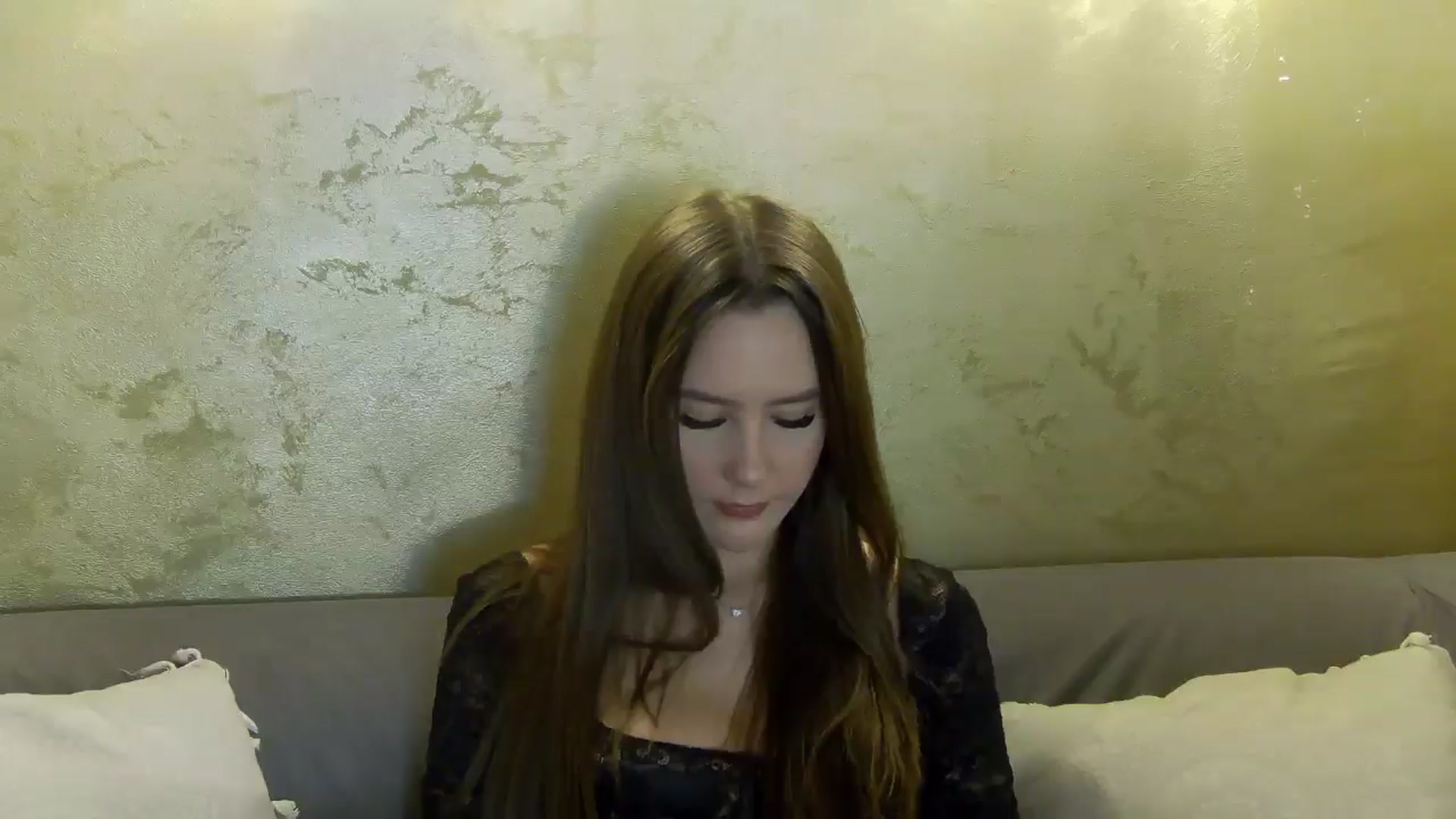 Gallery image thumbnail from Radiance's myfreecams stream on, 04/14/2026, 19:18 image 15 of 20