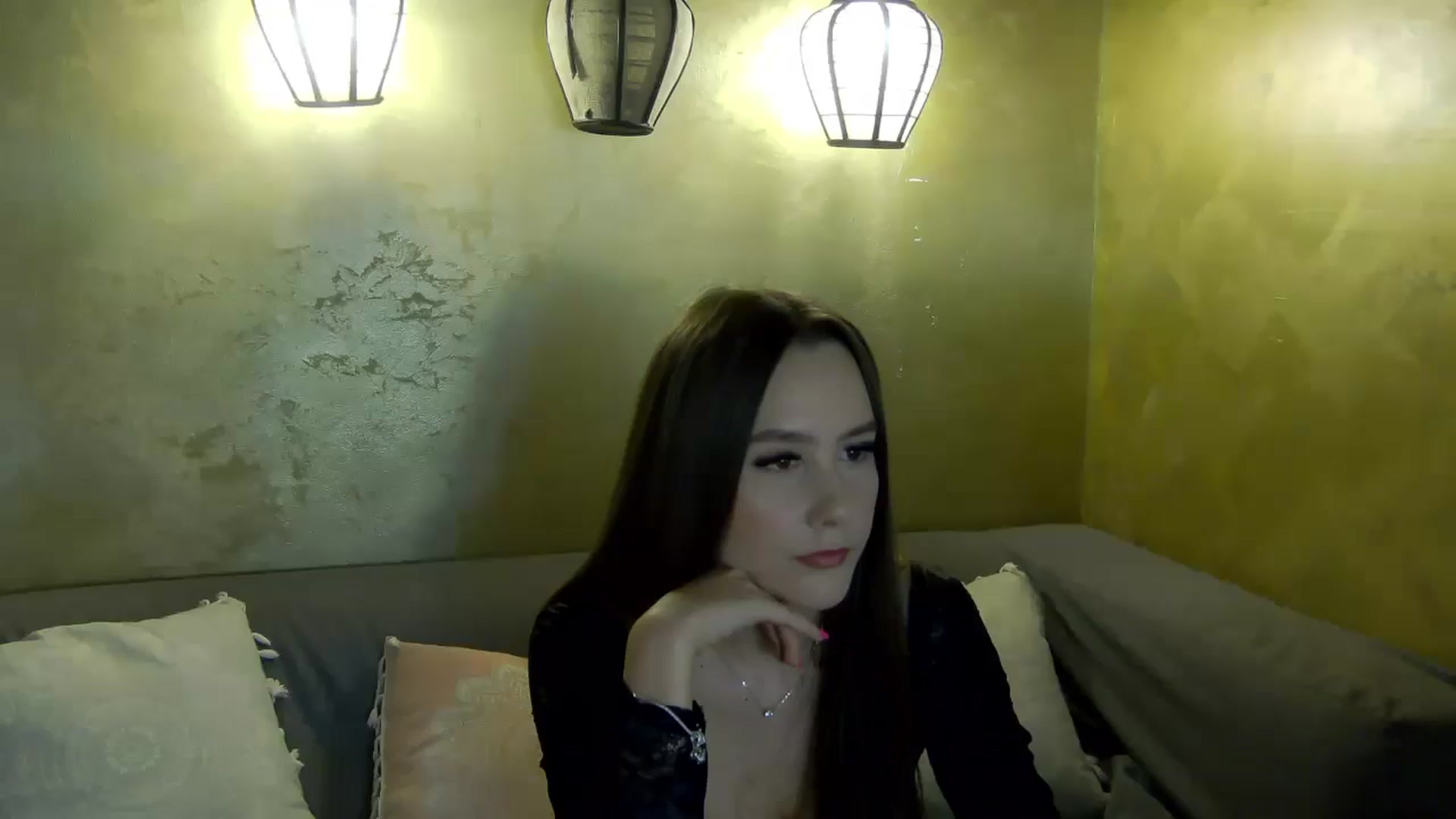 Gallery image thumbnail from Radiance's myfreecams stream on, 04/14/2026, 19:18 image 4 of 20