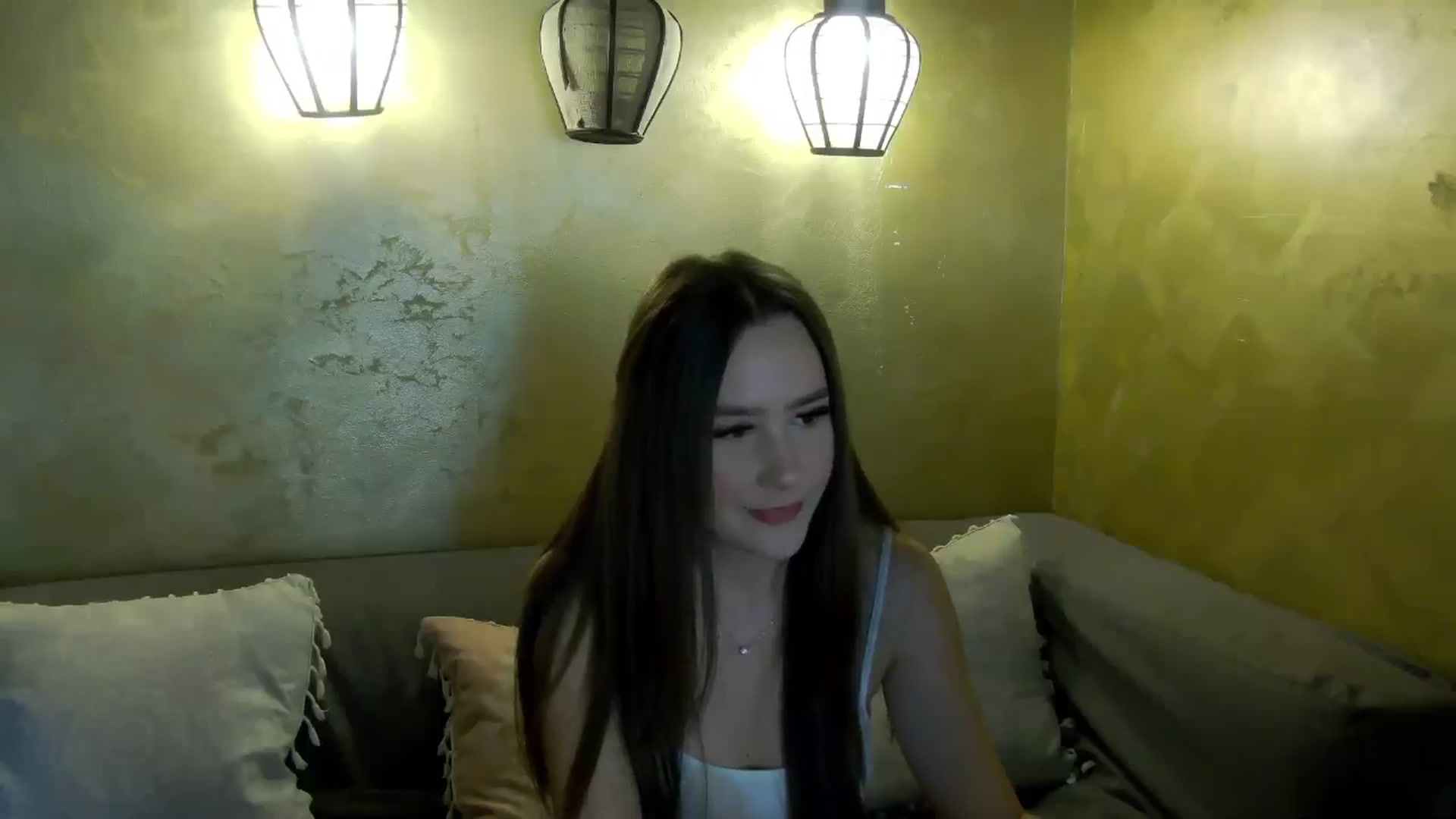 Gallery image thumbnail from Radiance's myfreecams stream on, 04/15/2026, 12:38 image 15 of 20