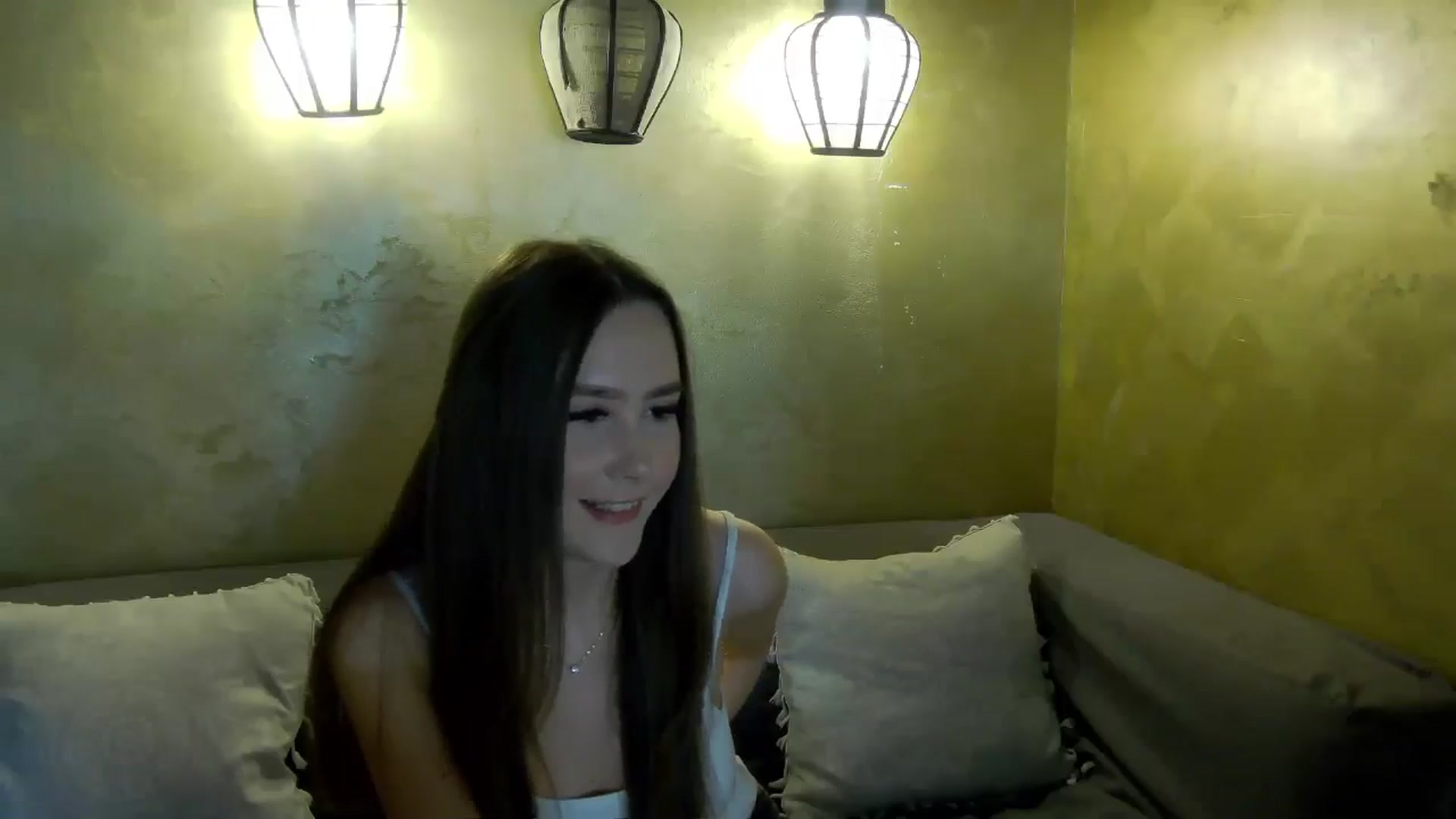 Gallery image thumbnail from Radiance's myfreecams stream on, 04/15/2026, 12:38 image 17 of 20