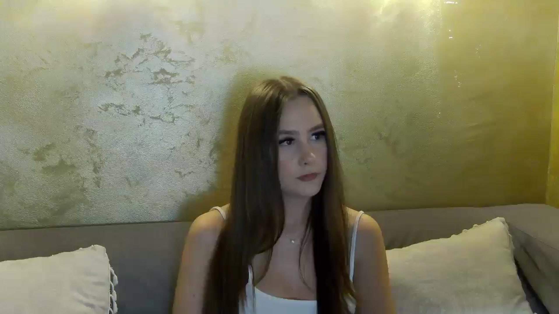 Gallery image thumbnail from Radiance's myfreecams stream on, 04/15/2026, 18:59 image 8 of 20