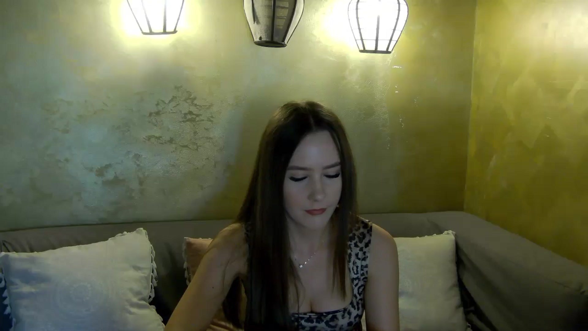 Gallery image thumbnail from Radiance's myfreecams stream on, 04/18/2026, 18:52 image 2 of 20