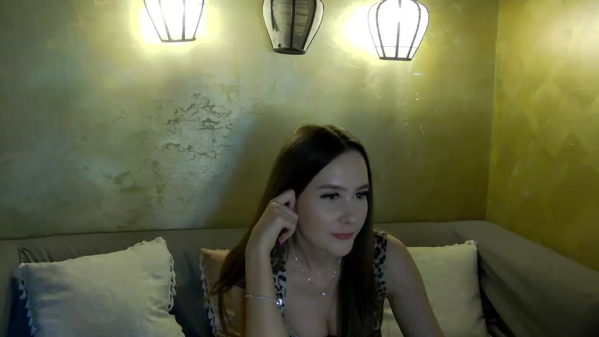 Gallery image thumbnail from Radiance's myfreecams stream on, 04/18/2026, 18:52 image 20 of 20