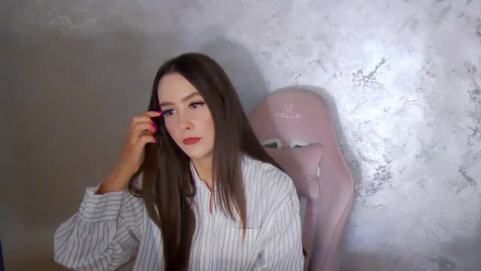 Gallery image thumbnail from Radiance's myfreecams stream on, 04/19/2026, 19:39 image 2 of 20