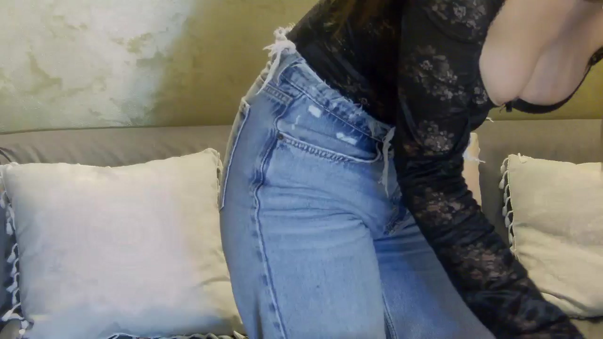 Gallery image thumbnail from Radiance's myfreecams stream on, 04/22/2026, 18:12 image 1 of 20