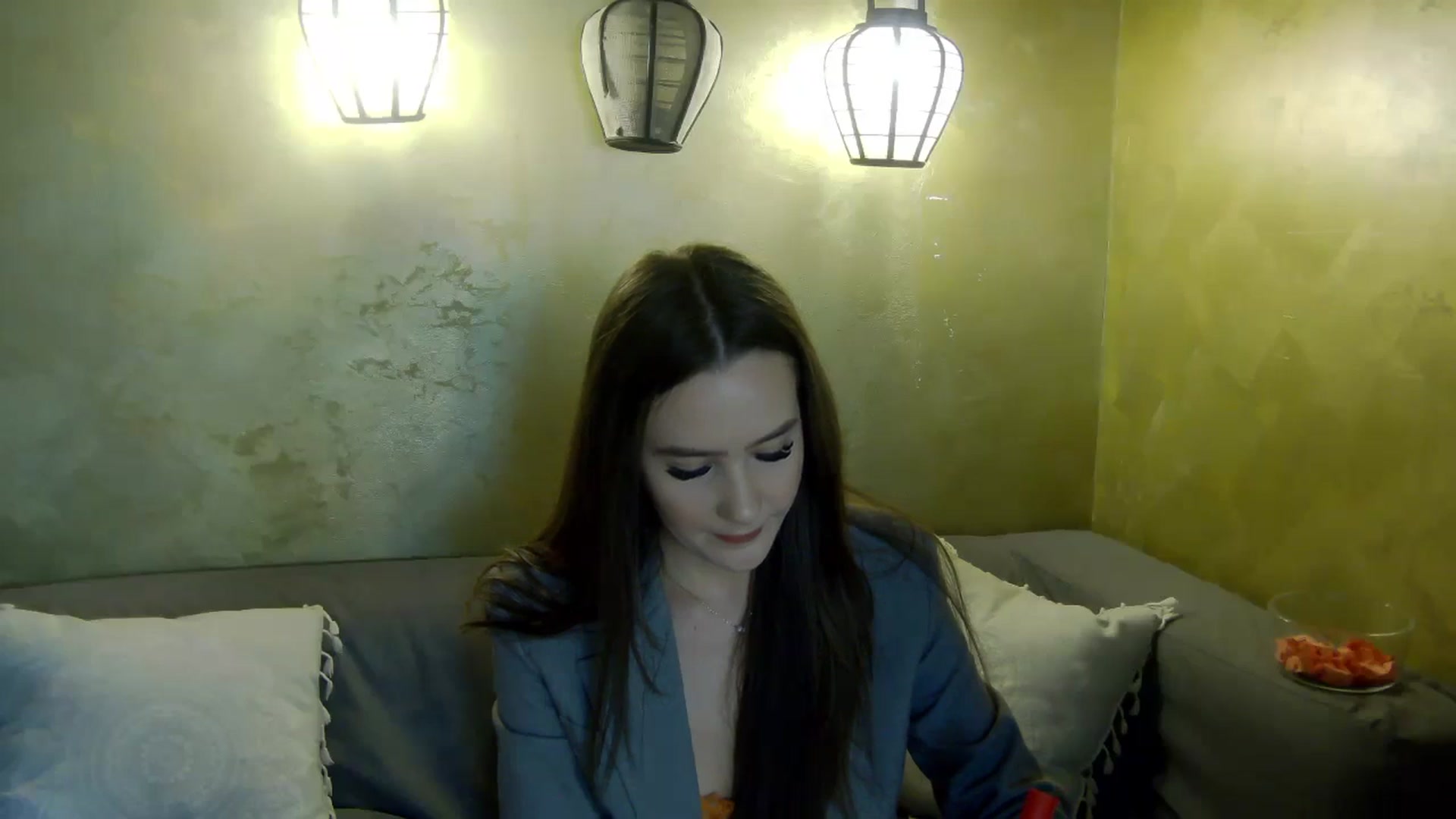 Gallery image thumbnail from Radiance's myfreecams stream on, 04/24/2026, 18:04 image 12 of 20