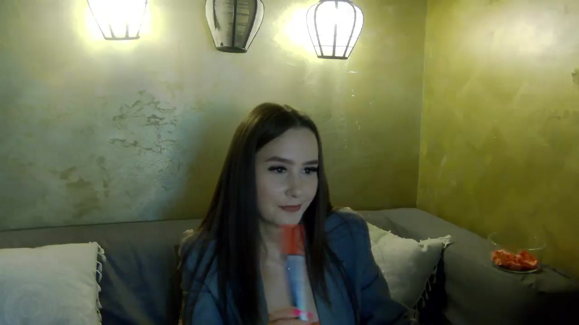 Gallery image thumbnail from Radiance's myfreecams stream on, 04/24/2026, 18:04 image 7 of 20