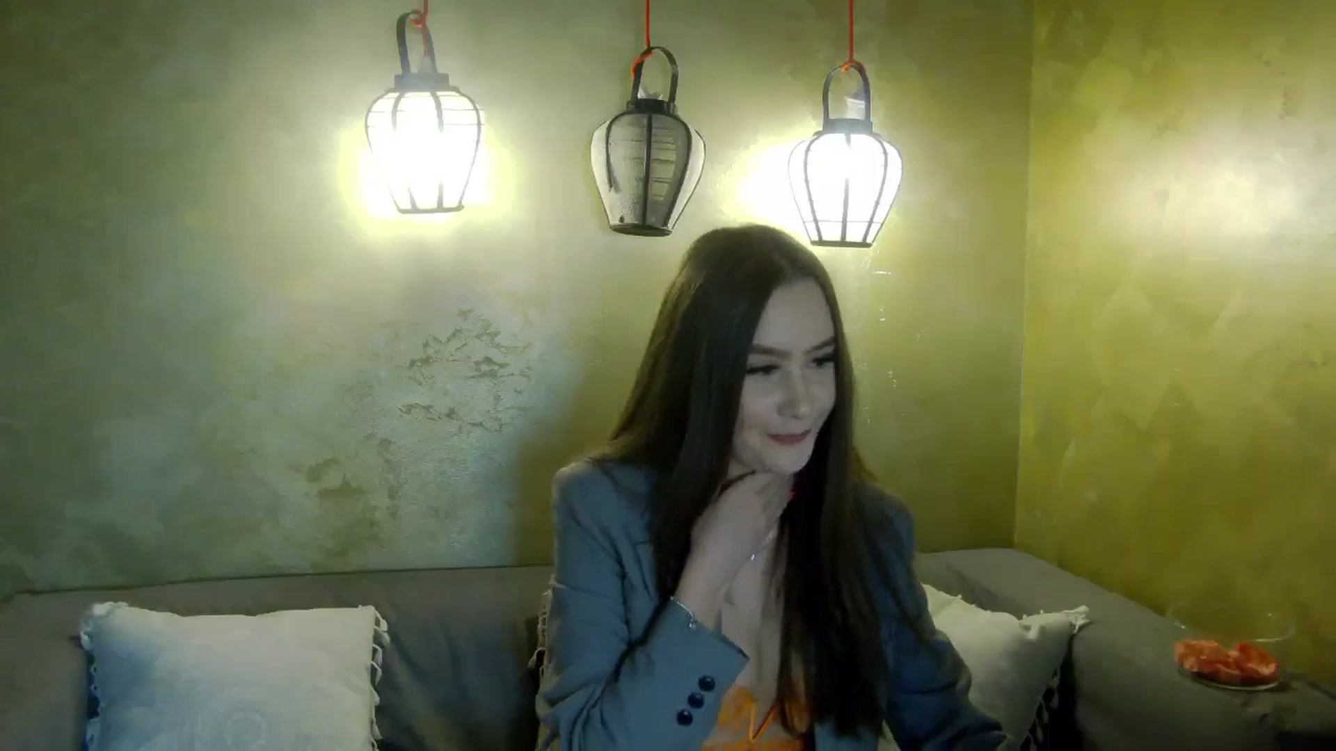 Gallery image thumbnail from Radiance's myfreecams stream on, 04/24/2026, 18:04 image 18 of 20