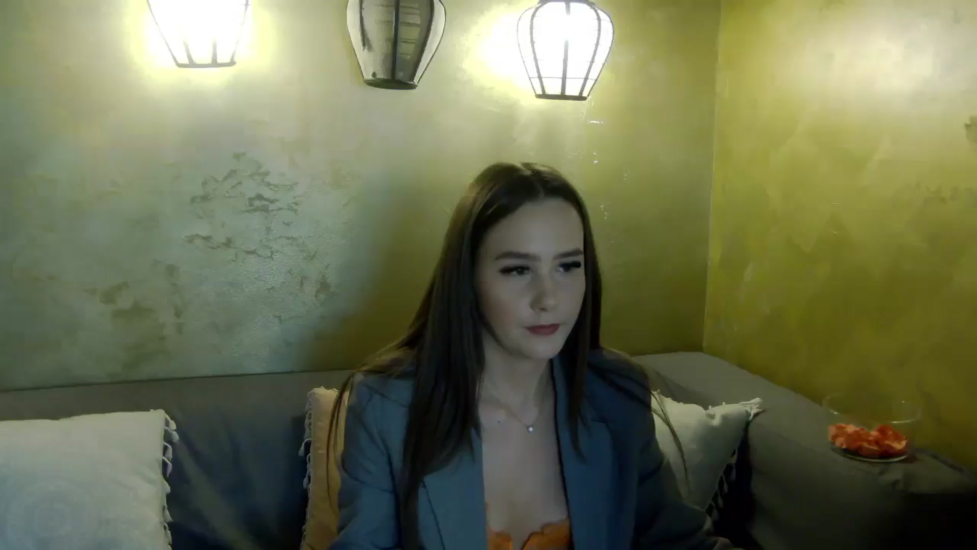Gallery image thumbnail from Radiance's myfreecams stream on, 04/24/2026, 18:04 image 1 of 20