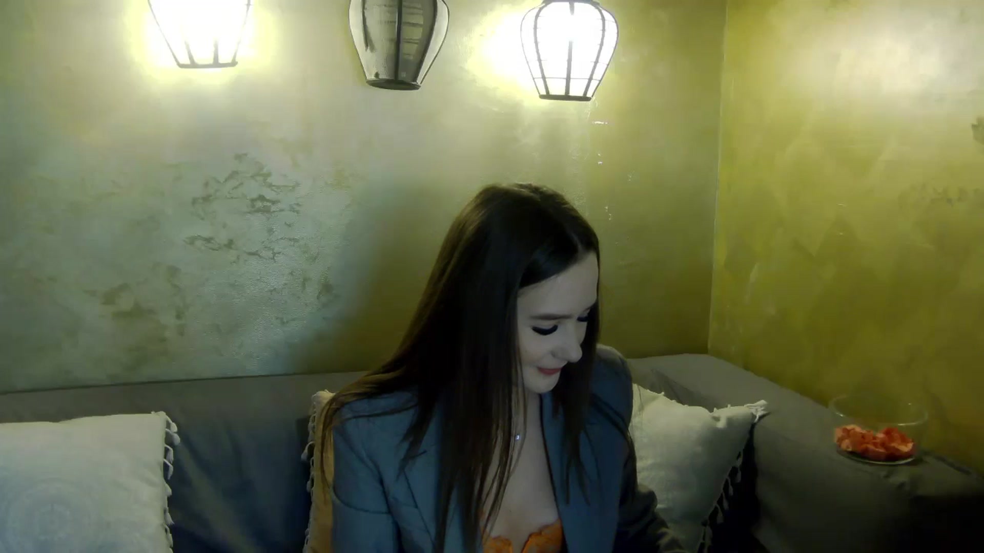 Gallery image thumbnail from Radiance's myfreecams stream on, 04/24/2026, 18:04 image 3 of 20