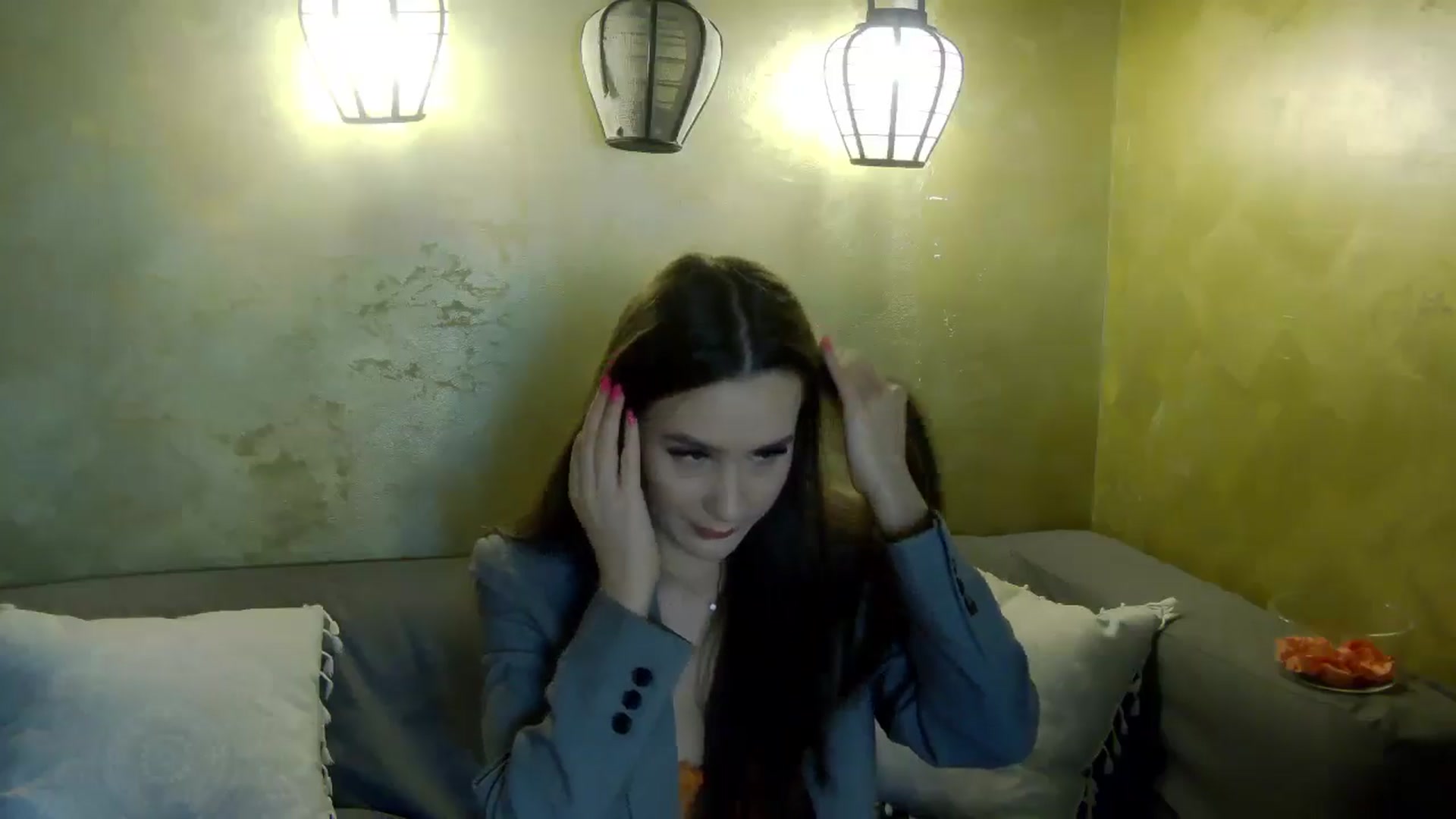 Gallery image thumbnail from Radiance's myfreecams stream on, 04/24/2026, 18:04 image 14 of 20