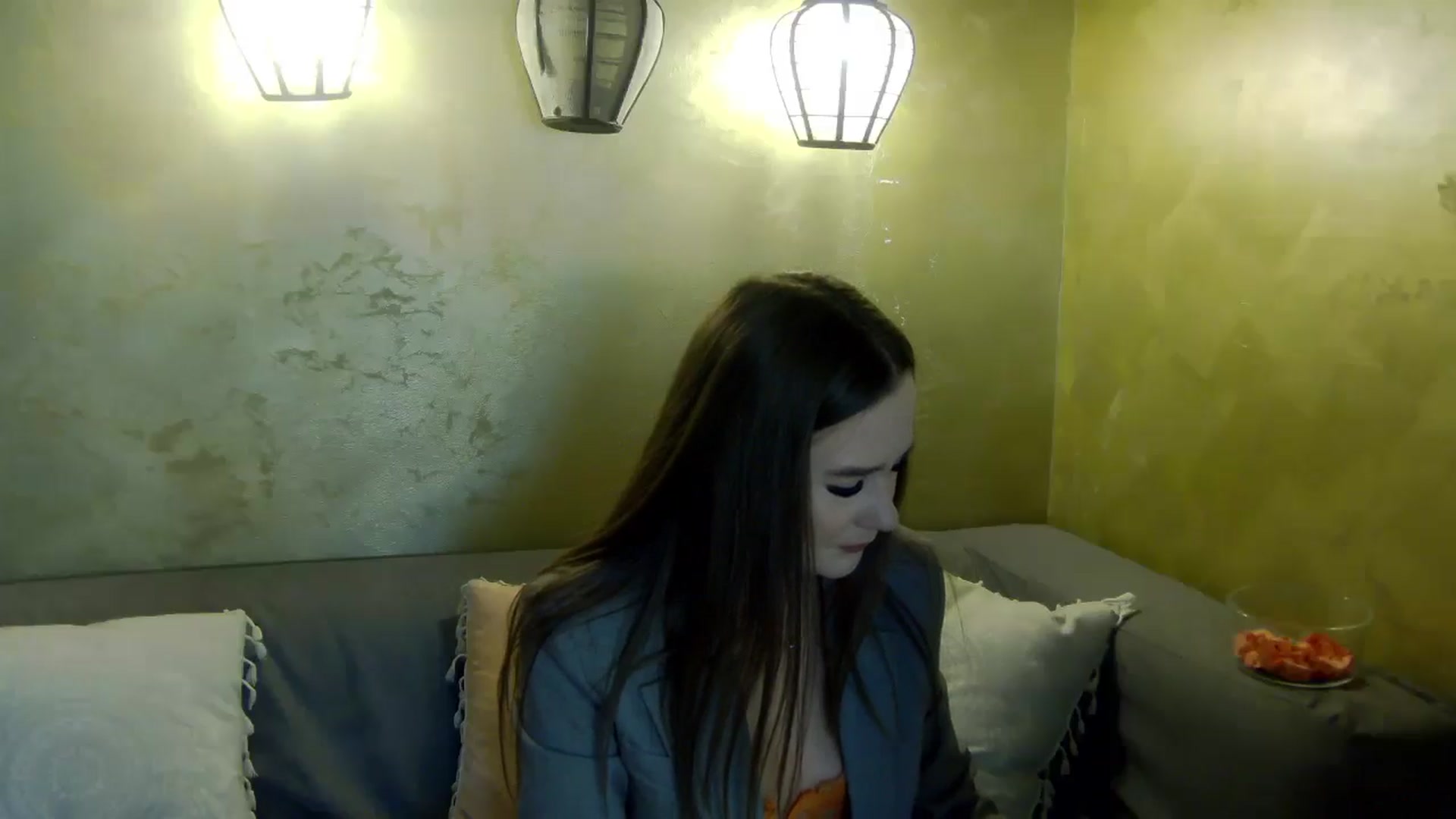 Gallery image thumbnail from Radiance's myfreecams stream on, 04/24/2026, 18:04 image 4 of 20