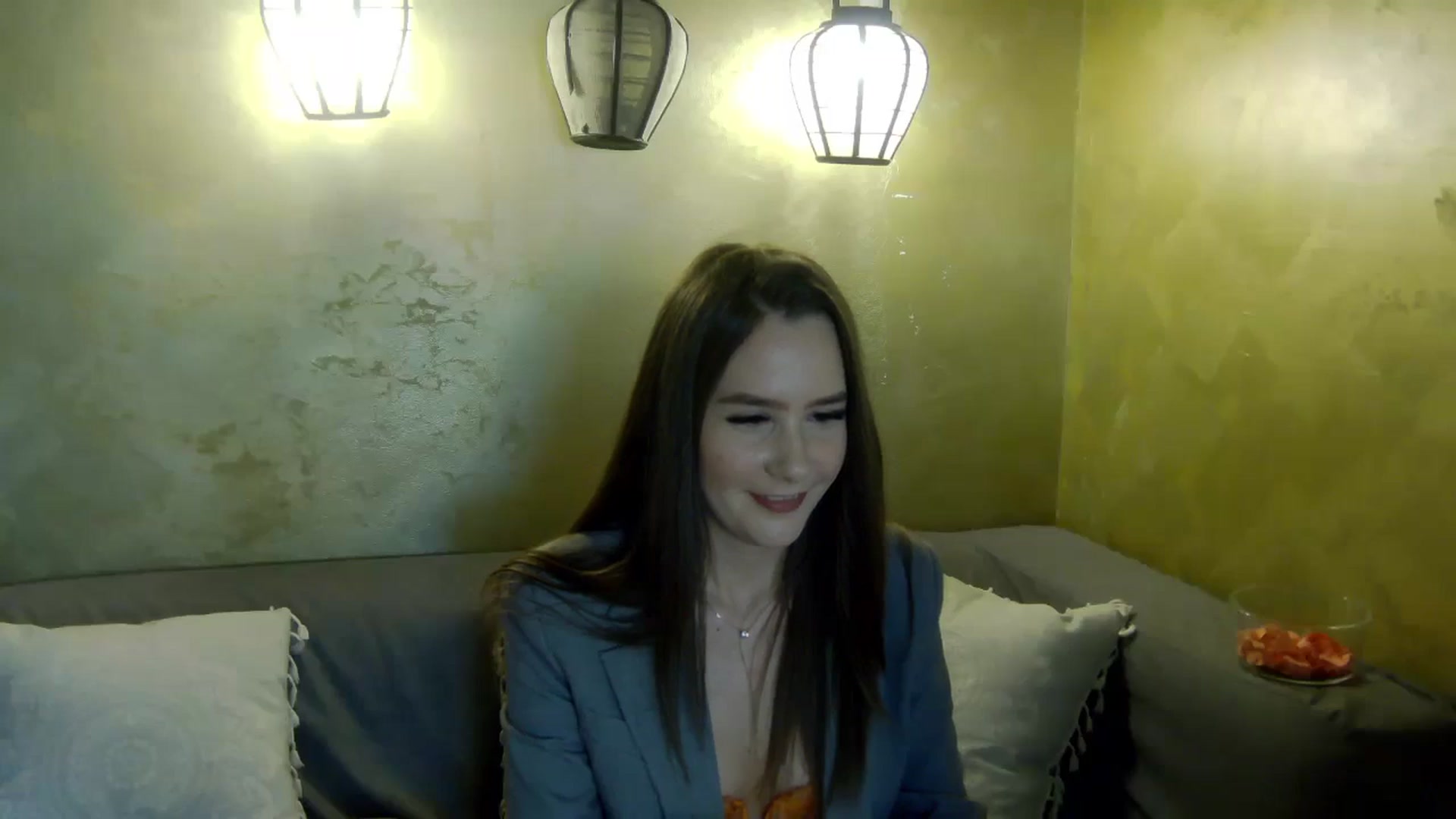 Gallery image thumbnail from Radiance's myfreecams stream on, 04/24/2026, 19:17 image 16 of 20