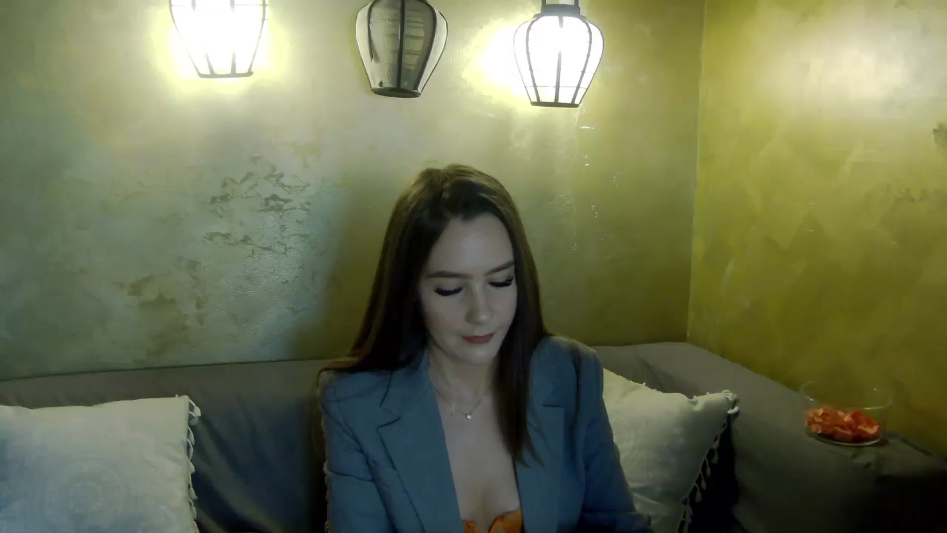 Gallery image thumbnail from Radiance's myfreecams stream on, 04/24/2026, 19:17 image 15 of 20