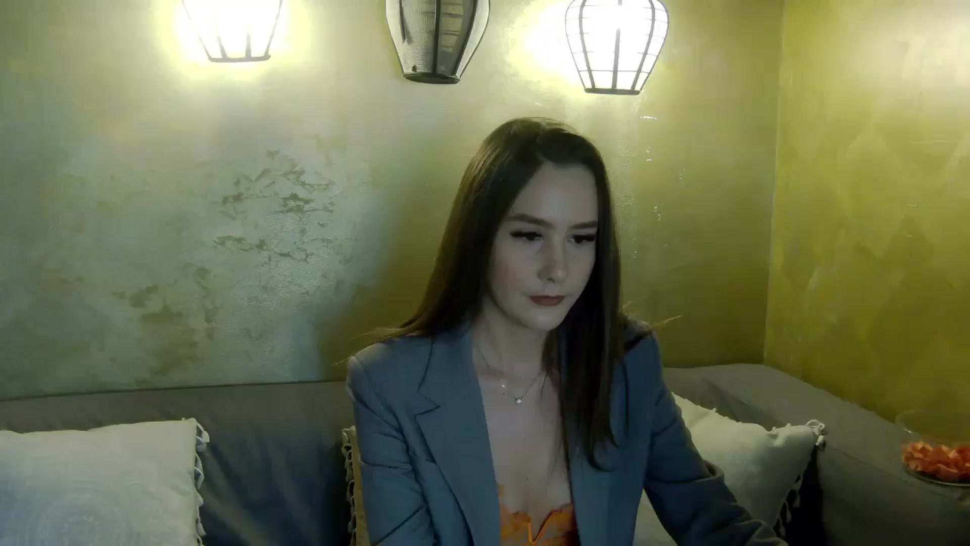 Gallery image thumbnail from Radiance's myfreecams stream on, 04/24/2026, 19:17 image 1 of 20